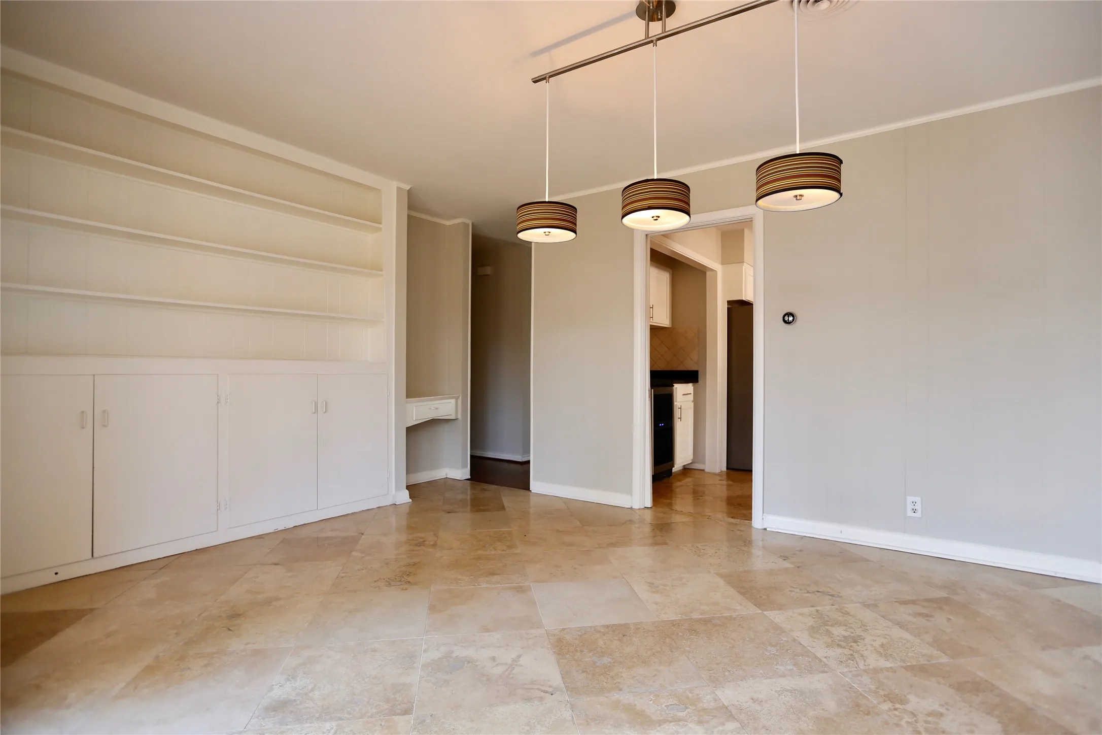 Single Family Residence For Sale in Dallas County , 7219 Clemson Drive, Dallas, Texas 75214, 3 Bedrooms, 2 Bathrooms, 2 Garage spaces, 1,557 Sqft, built in 1956, Price $638,000, mls#21335895, Real Estate Agent in Dallas, Homes For Sale in Dallas county, Homes For Sale in Dallas, Realtor in Dallas Texas, Real Estate Brokerage Independent Realty Texas, Luminita Cordes Realtor