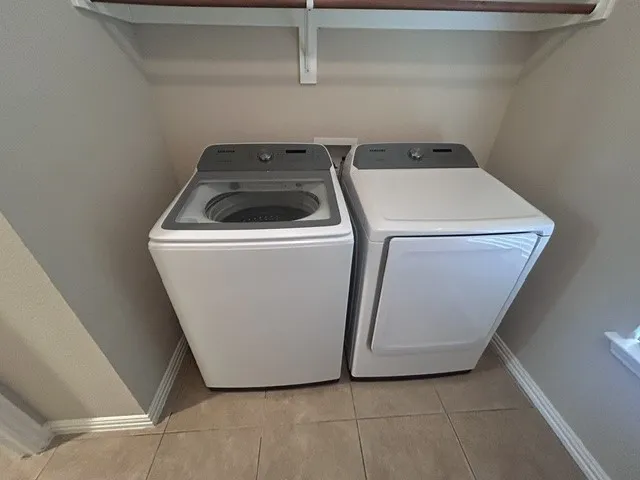 Single Family Residence For Rent in Denton County , 3004 Hereford Drive, Lewisville, Texas 75056, 3 Bedroom, 3 Bathroom, 2 Garage spaces, 2,314 Sqft, built in 2009, mls#21335881, Real Estate Agent in Lewisville, Homes For Rent in Denton county, Homes For Rent in Lewisville, Realtor in Lewisville Texas, Real Estate Brokerage Independent Realty Texas, Luminita Cordes Realtor