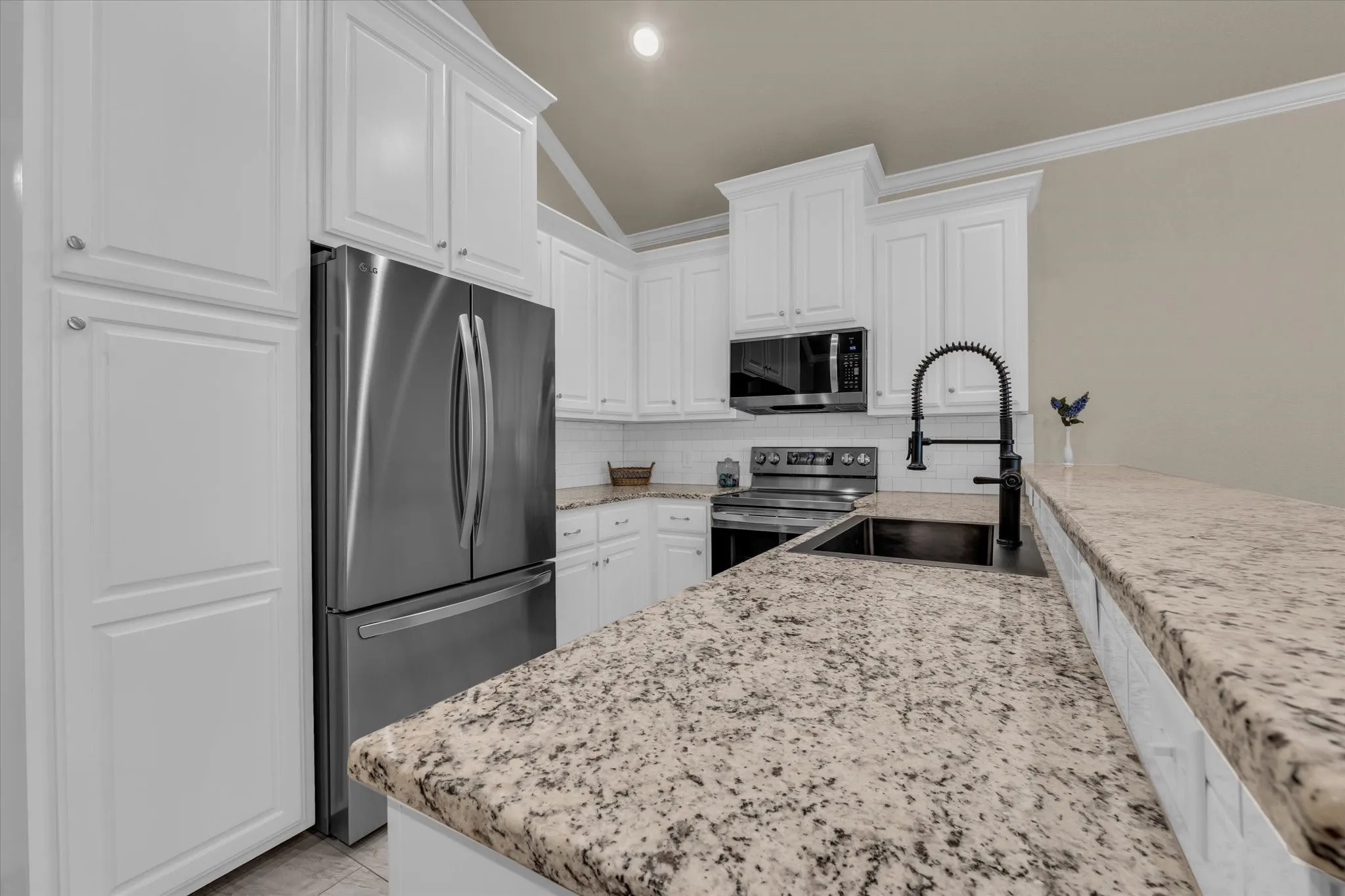 Townhouse For Sale in Mc Lennan County , 691 Park Street, Mc Gregor, Texas 76657, 2 Bedroom, 1 Bathroom, Garage spaces, 1,008 Sqft, built in 2018, mls#21335750, Real Estate Agent in Mc Gregor, Homes For Sale in Mc Lennan county, Homes For Sale in Mc Gregor, Realtor in Mc Gregor Texas, Real Estate Brokerage Independent Realty Texas, Luminita Cordes Realtor