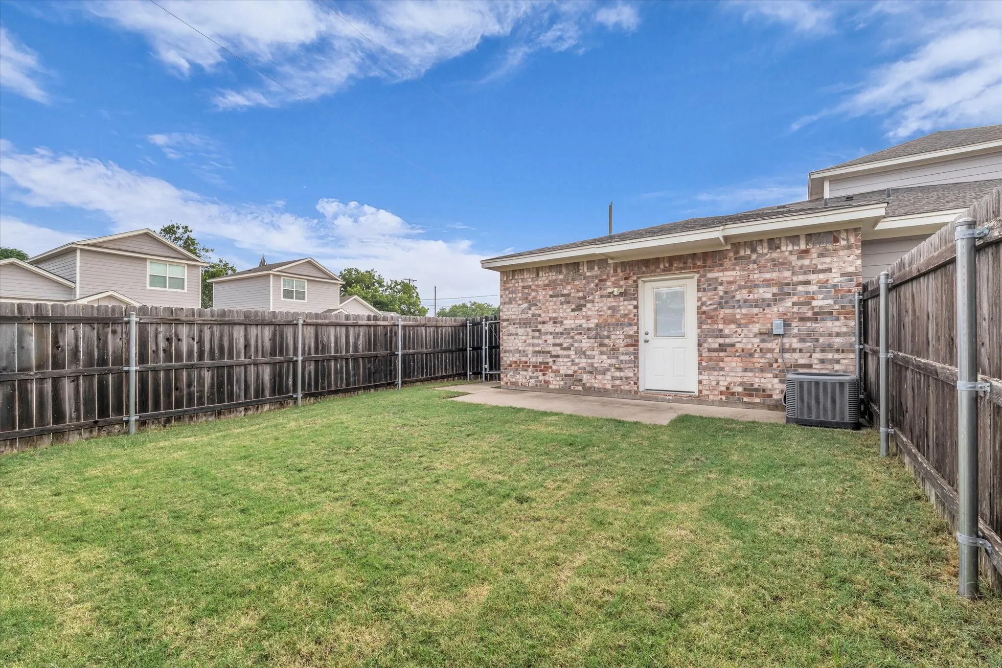 Townhouse For Sale in Mc Lennan County , 691 Park Street, Mc Gregor, Texas 76657, 2 Bedroom, 1 Bathroom, Garage spaces, 1,008 Sqft, built in 2018, mls#21335750, Real Estate Agent in Mc Gregor, Homes For Sale in Mc Lennan county, Homes For Sale in Mc Gregor, Realtor in Mc Gregor Texas, Real Estate Brokerage Independent Realty Texas, Luminita Cordes Realtor