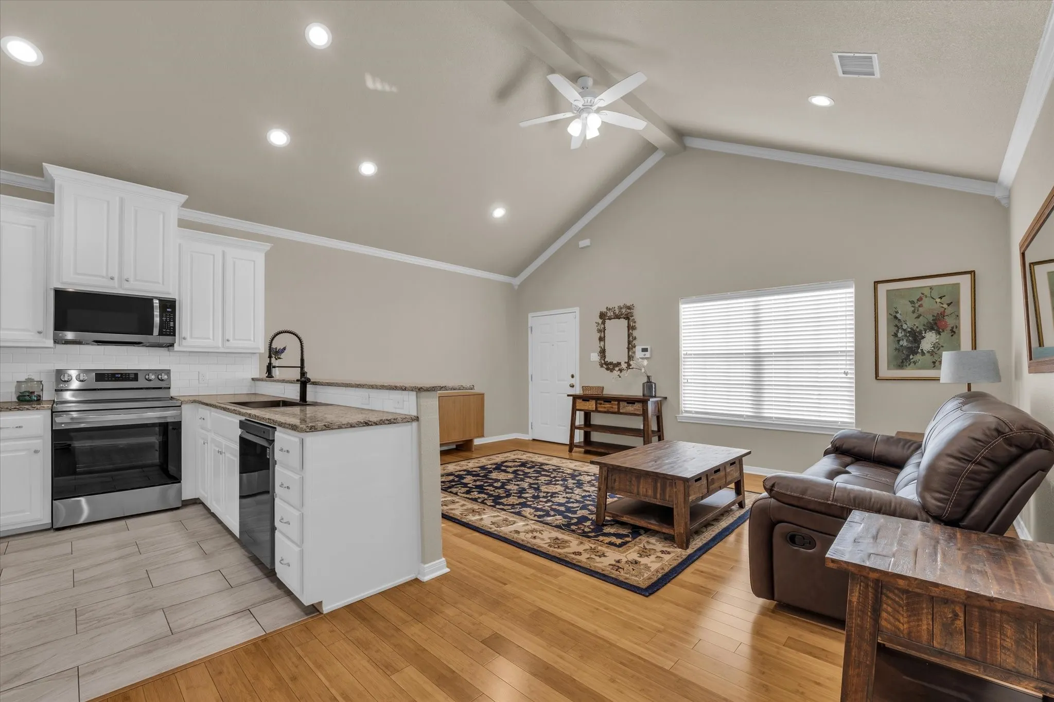 Townhouse For Sale in Mc Lennan County , 691 Park Street, Mc Gregor, Texas 76657, 2 Bedroom, 1 Bathroom, Garage spaces, 1,008 Sqft, built in 2018, mls#21335750, Real Estate Agent in Mc Gregor, Homes For Sale in Mc Lennan county, Homes For Sale in Mc Gregor, Realtor in Mc Gregor Texas, Real Estate Brokerage Independent Realty Texas, Luminita Cordes Realtor