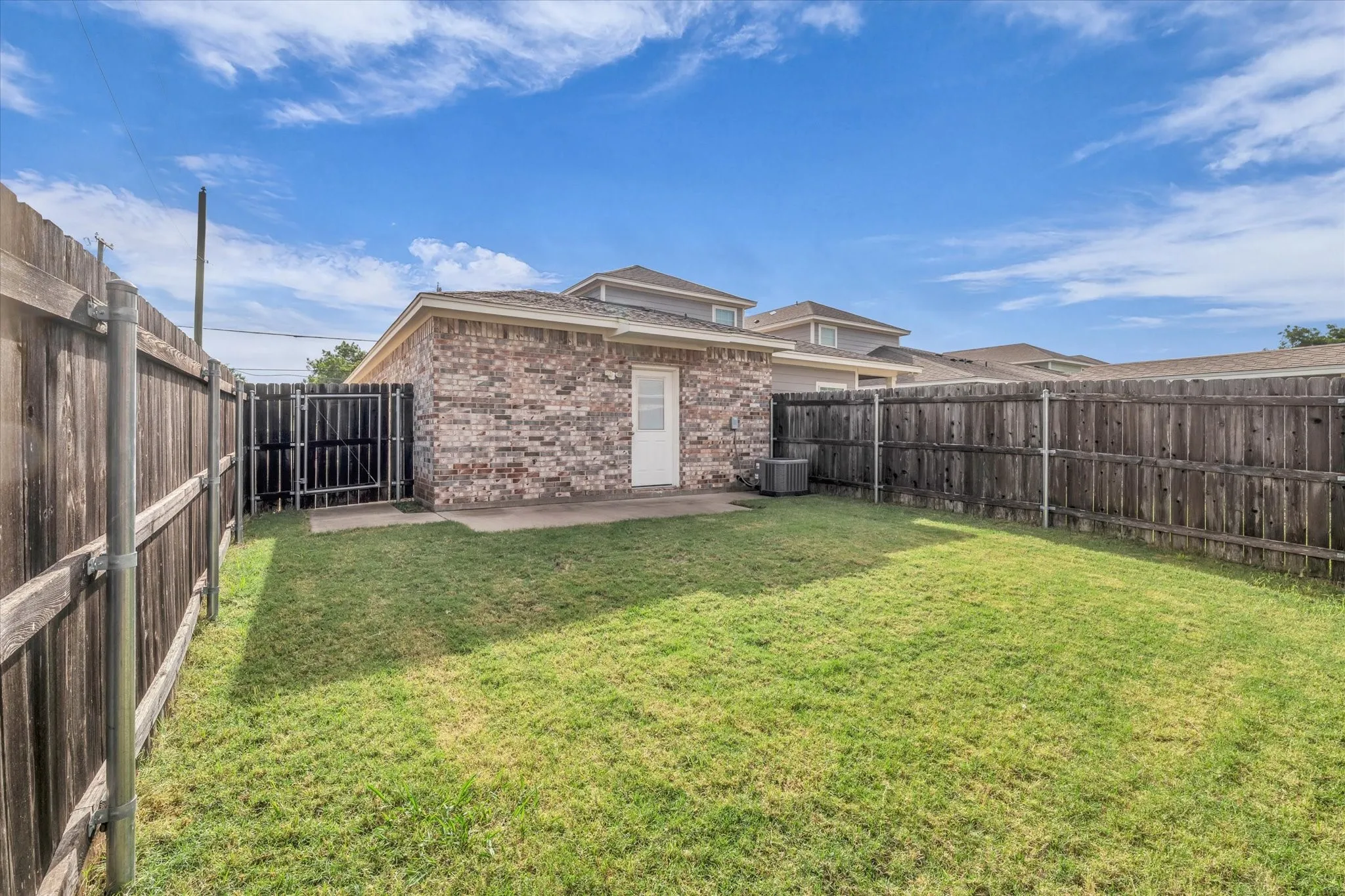 Townhouse For Sale in Mc Lennan County , 691 Park Street, Mc Gregor, Texas 76657, 2 Bedroom, 1 Bathroom, Garage spaces, 1,008 Sqft, built in 2018, mls#21335750, Real Estate Agent in Mc Gregor, Homes For Sale in Mc Lennan county, Homes For Sale in Mc Gregor, Realtor in Mc Gregor Texas, Real Estate Brokerage Independent Realty Texas, Luminita Cordes Realtor