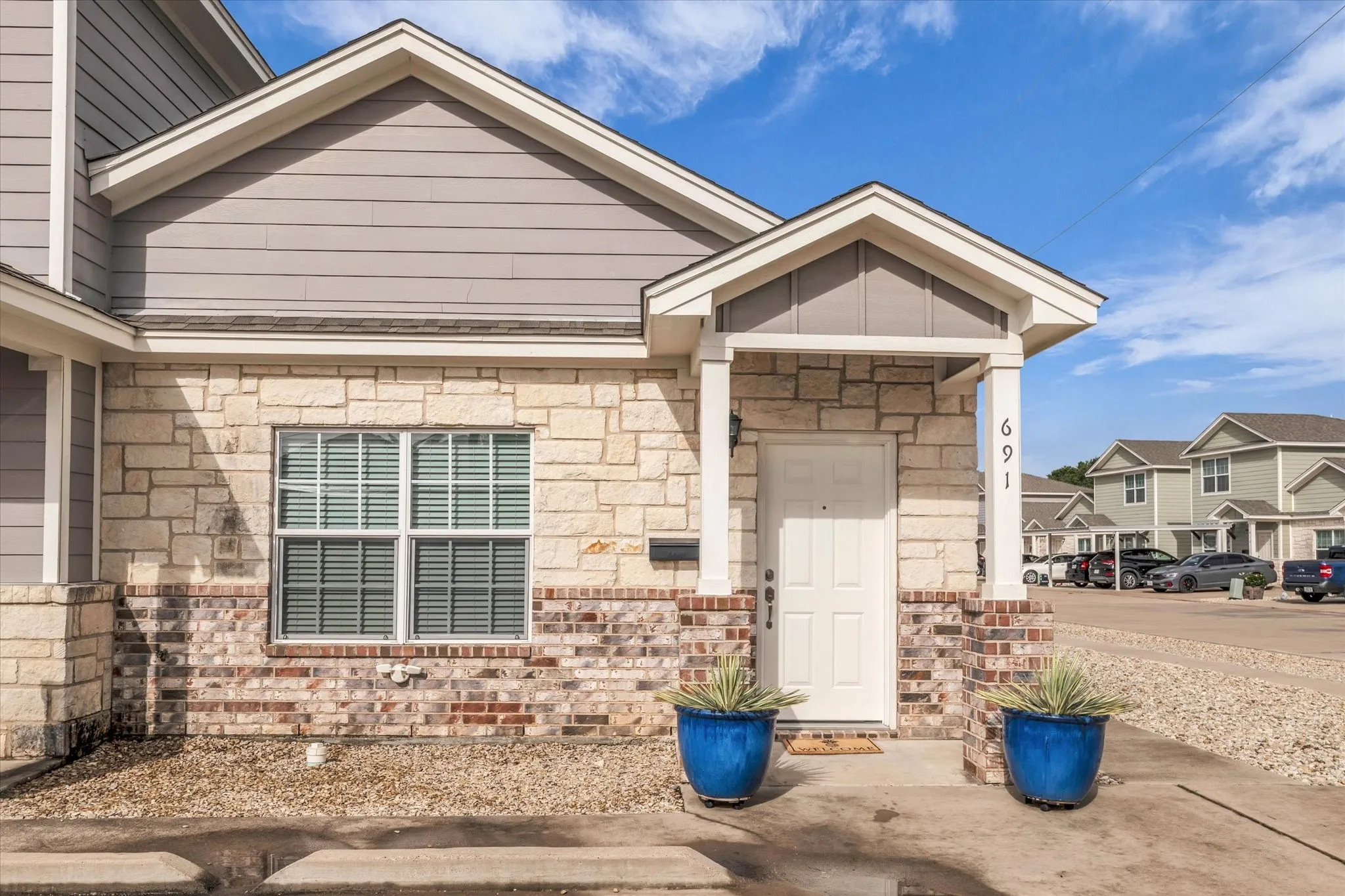Townhouse For Sale in Mc Lennan County , 691 Park Street, Mc Gregor, Texas 76657, 2 Bedroom, 1 Bathroom, Garage spaces, 1,008 Sqft, built in 2018, mls#21335750, Real Estate Agent in Mc Gregor, Homes For Sale in Mc Lennan county, Homes For Sale in Mc Gregor, Realtor in Mc Gregor Texas, Real Estate Brokerage Independent Realty Texas, Luminita Cordes Realtor