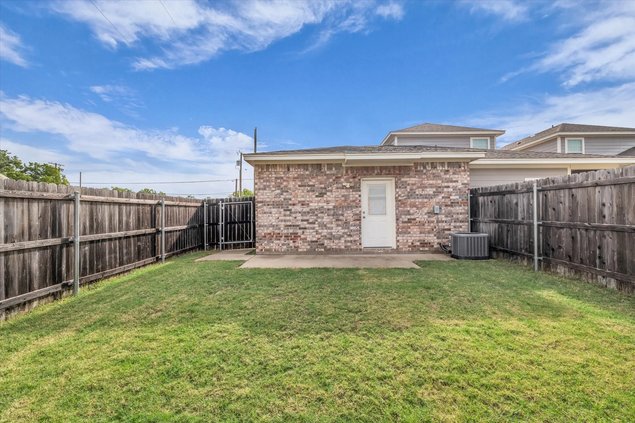 Townhouse For Sale in Mc Lennan County , 691 Park Street, Mc Gregor, Texas 76657, 2 Bedroom, 1 Bathroom, Garage spaces, 1,008 Sqft, built in 2018, mls#21335750, Real Estate Agent in Mc Gregor, Homes For Sale in Mc Lennan county, Homes For Sale in Mc Gregor, Realtor in Mc Gregor Texas, Real Estate Brokerage Independent Realty Texas, Luminita Cordes Realtor