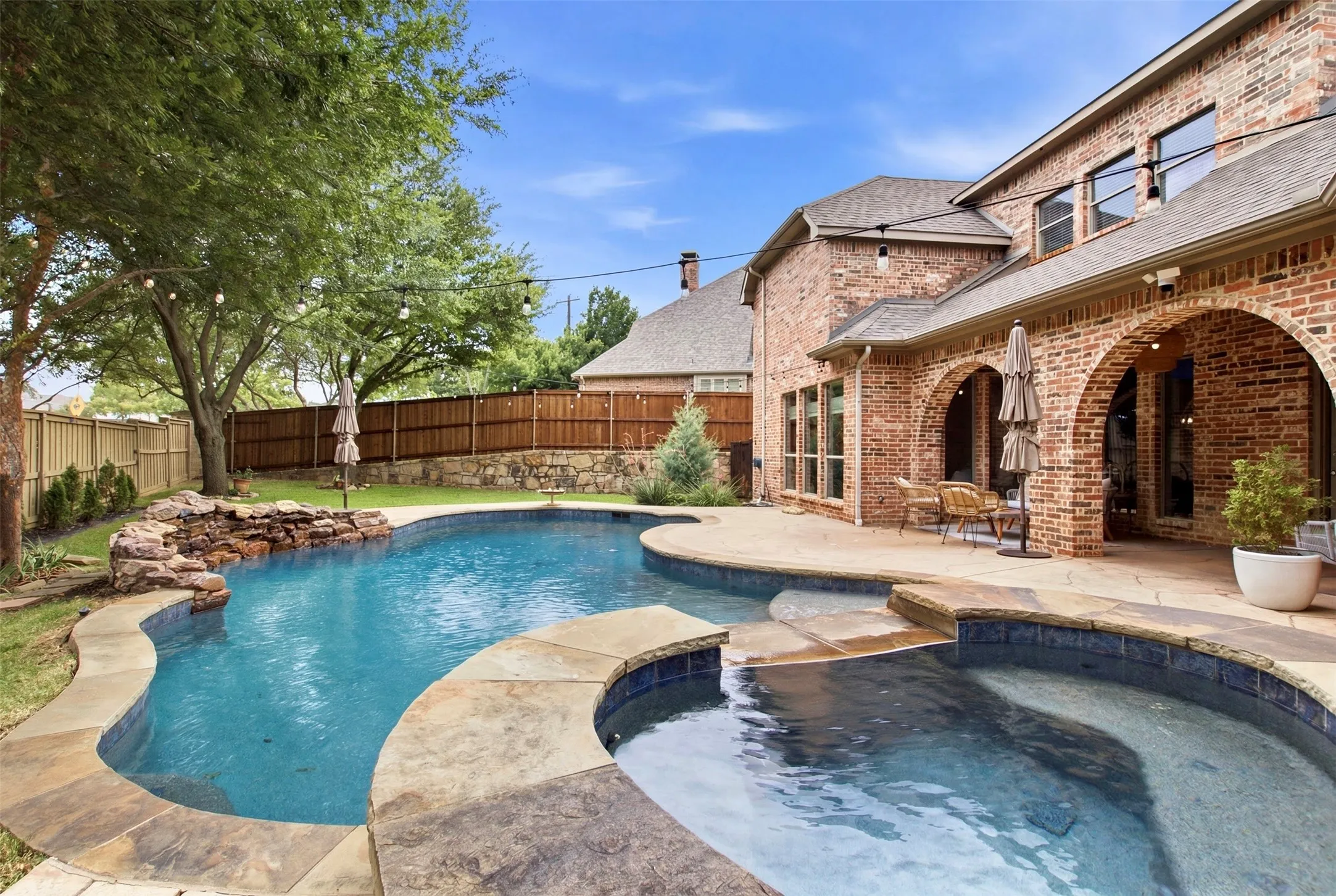 11 Ft Diving Pool with attached spa
