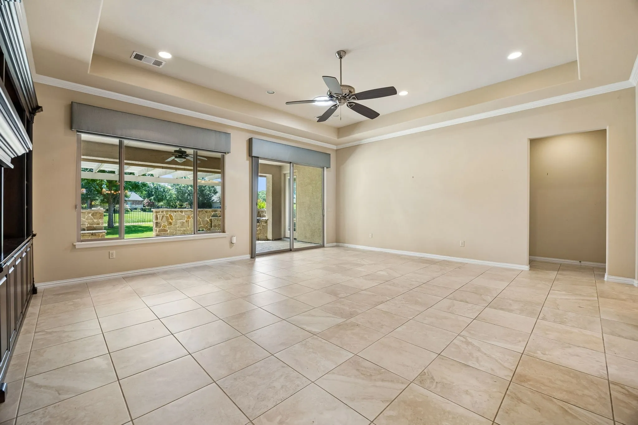 Single Family Residence For Sale in Denton County , 8917 Gardenia Drive, Denton, Texas 76207, 2 Bedroom, 3 Bathroom, 2 Garage spaces, 2,366 Sqft, built in 2014, mls#21323420, Real Estate Agent in Denton, Homes For Sale in Denton county, Homes For Sale in Denton, Realtor in Denton Texas, Real Estate Brokerage Independent Realty Texas, Luminita Cordes Realtor