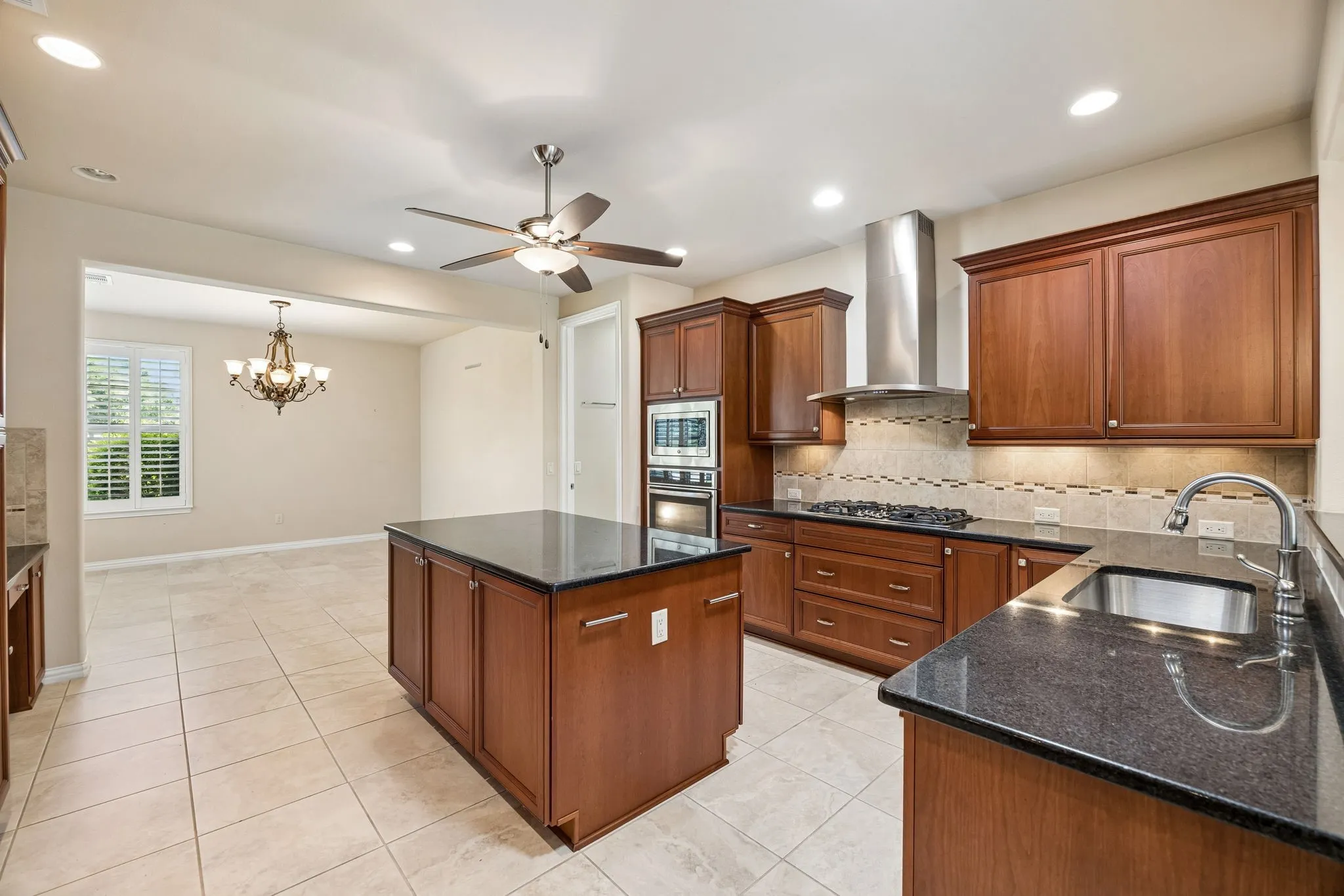 Single Family Residence For Sale in Denton County , 8917 Gardenia Drive, Denton, Texas 76207, 2 Bedroom, 3 Bathroom, 2 Garage spaces, 2,366 Sqft, built in 2014, mls#21323420, Real Estate Agent in Denton, Homes For Sale in Denton county, Homes For Sale in Denton, Realtor in Denton Texas, Real Estate Brokerage Independent Realty Texas, Luminita Cordes Realtor