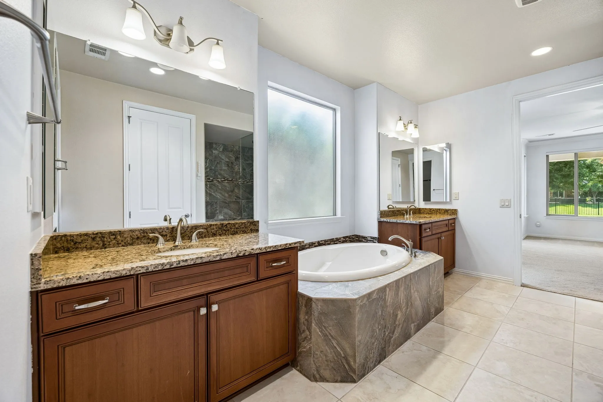 Single Family Residence For Sale in Denton County , 8917 Gardenia Drive, Denton, Texas 76207, 2 Bedroom, 3 Bathroom, 2 Garage spaces, 2,366 Sqft, built in 2014, mls#21323420, Real Estate Agent in Denton, Homes For Sale in Denton county, Homes For Sale in Denton, Realtor in Denton Texas, Real Estate Brokerage Independent Realty Texas, Luminita Cordes Realtor