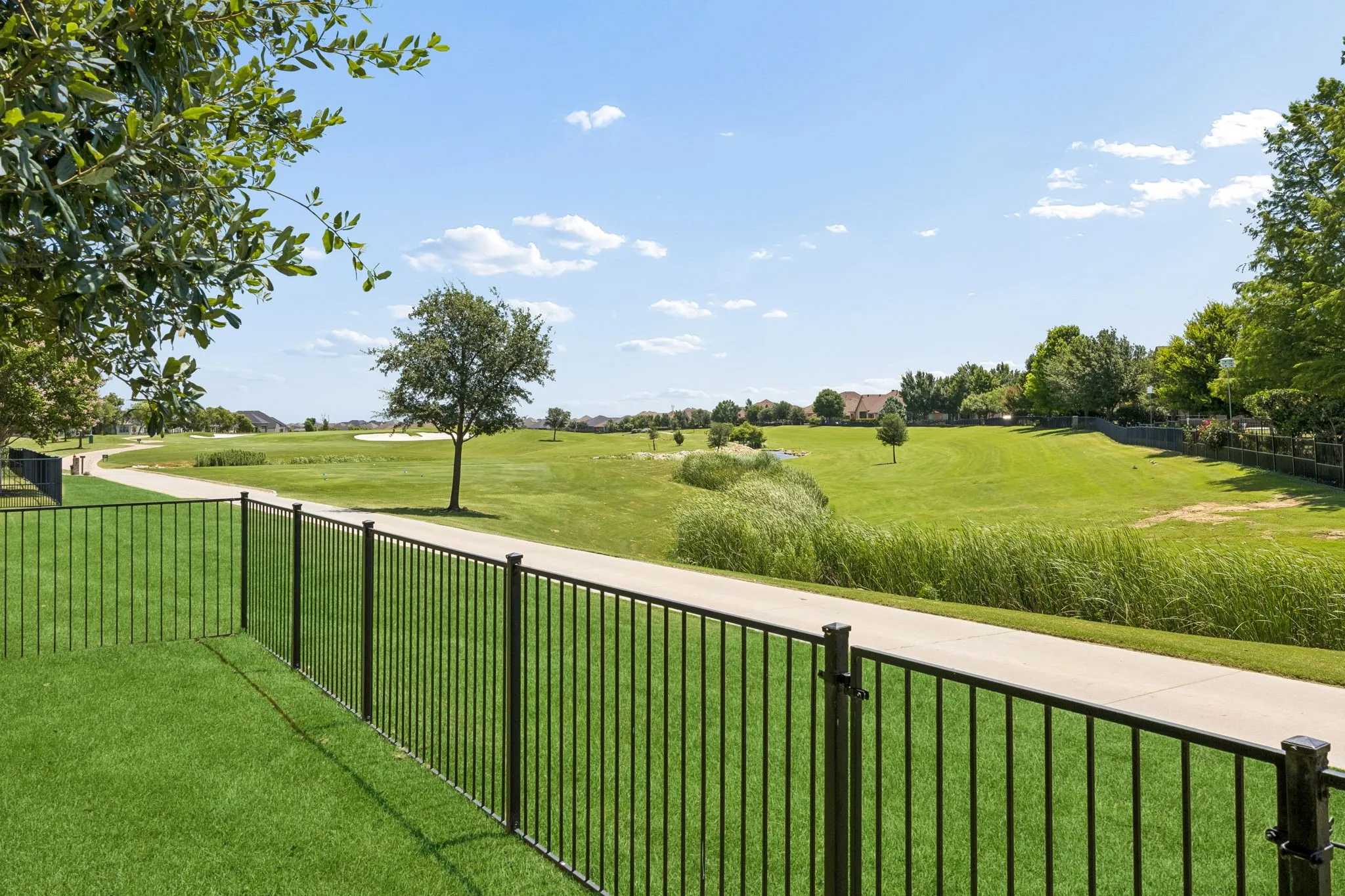 Single Family Residence For Sale in Denton County , 8917 Gardenia Drive, Denton, Texas 76207, 2 Bedroom, 3 Bathroom, 2 Garage spaces, 2,366 Sqft, built in 2014, mls#21323420, Real Estate Agent in Denton, Homes For Sale in Denton county, Homes For Sale in Denton, Realtor in Denton Texas, Real Estate Brokerage Independent Realty Texas, Luminita Cordes Realtor