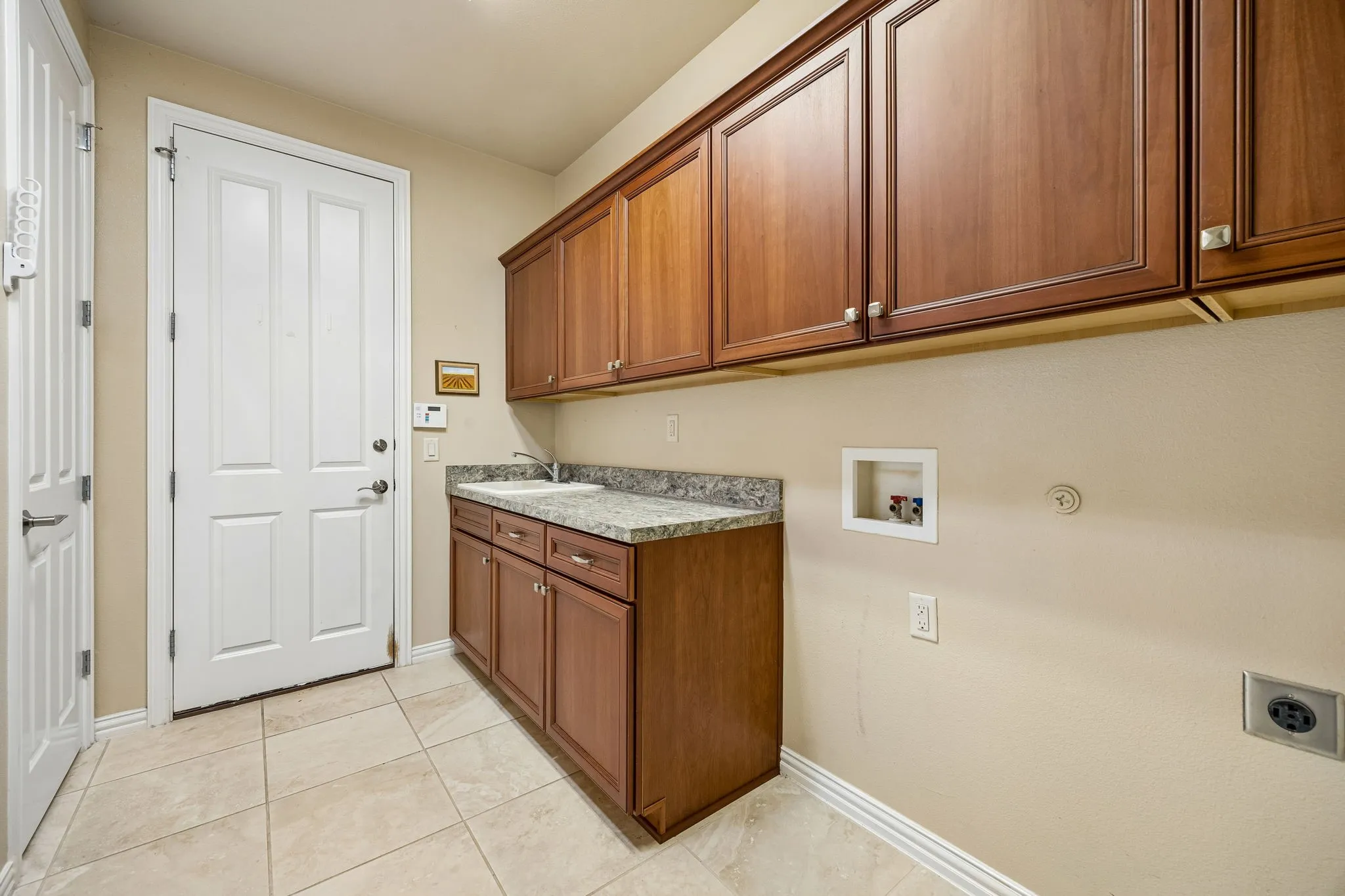 Single Family Residence For Sale in Denton County , 8917 Gardenia Drive, Denton, Texas 76207, 2 Bedroom, 3 Bathroom, 2 Garage spaces, 2,366 Sqft, built in 2014, mls#21323420, Real Estate Agent in Denton, Homes For Sale in Denton county, Homes For Sale in Denton, Realtor in Denton Texas, Real Estate Brokerage Independent Realty Texas, Luminita Cordes Realtor