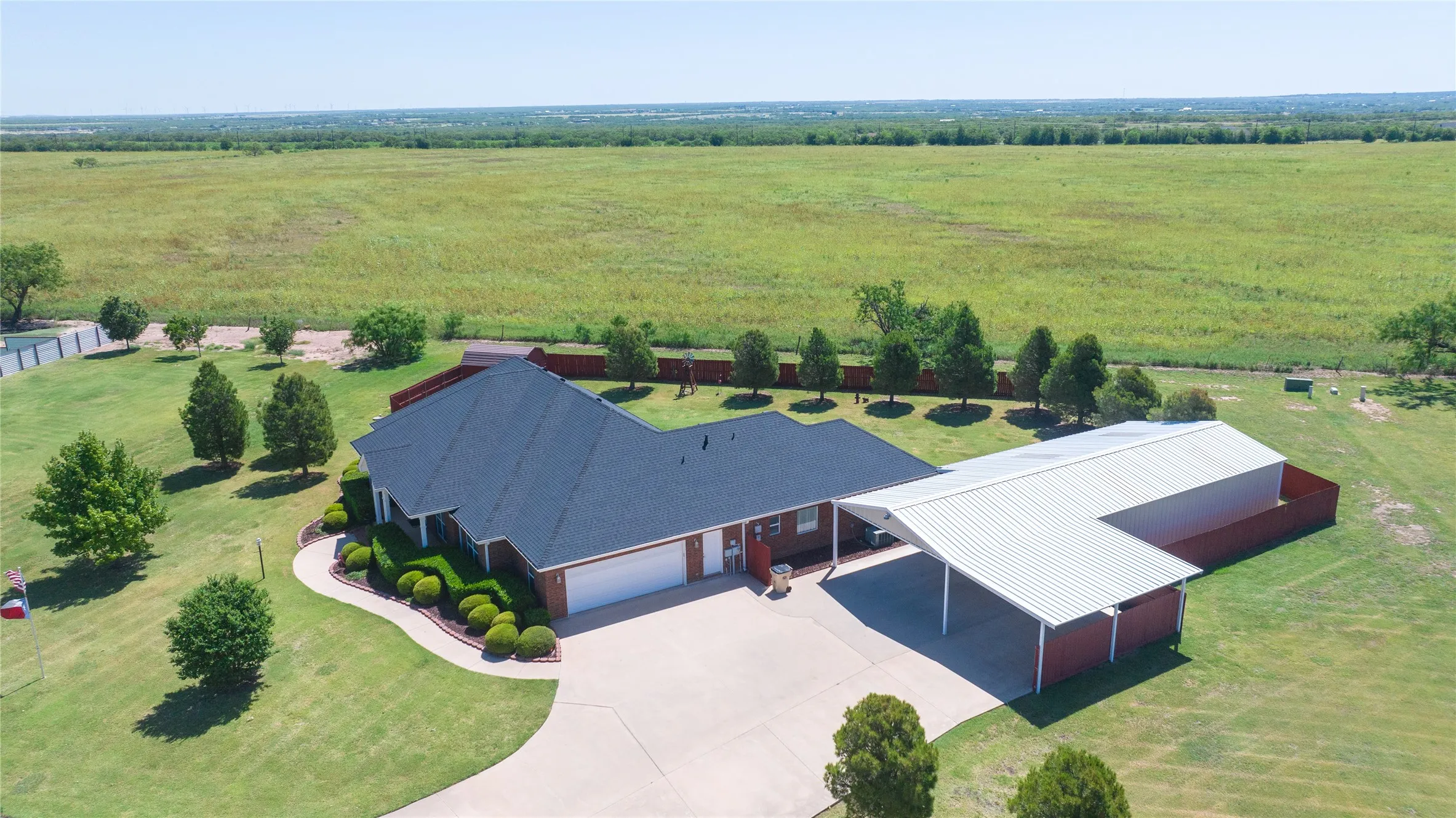 Single Family Residence For Sale in Taylor County , 101 Apple Blossom Drive, Abilene, Texas 79602, 4 Bedroom, 4 Bathroom, 4 Garage spaces, 2,975 Sqft, built in 2010, mls#21323770, Real Estate Agent in Abilene, Homes For Sale in Taylor county, Homes For Sale in Abilene, Realtor in Abilene Texas, Real Estate Brokerage Independent Realty Texas, Luminita Cordes Realtor