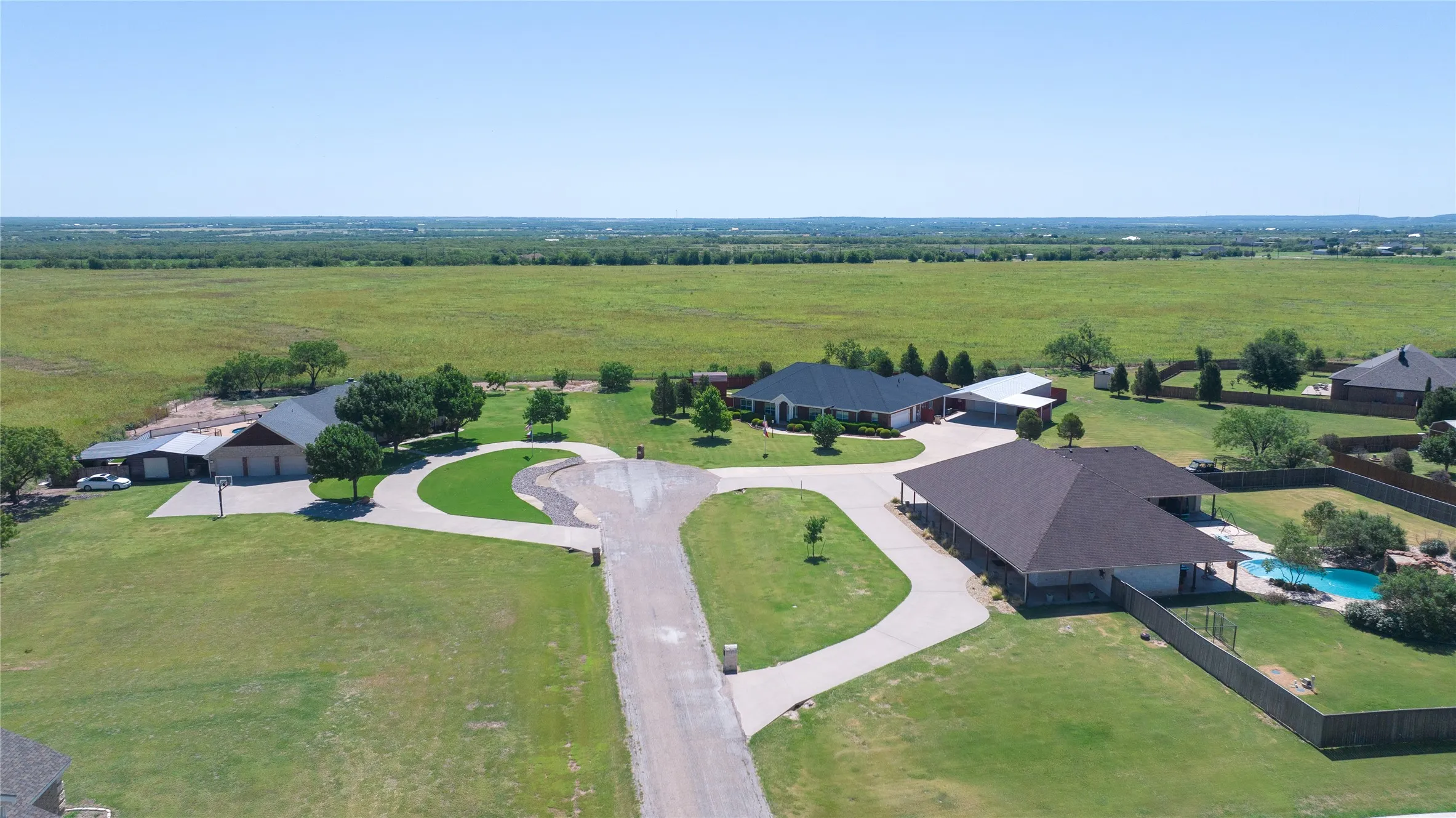 Single Family Residence For Sale in Taylor County , 101 Apple Blossom Drive, Abilene, Texas 79602, 4 Bedroom, 4 Bathroom, 4 Garage spaces, 2,975 Sqft, built in 2010, mls#21323770, Real Estate Agent in Abilene, Homes For Sale in Taylor county, Homes For Sale in Abilene, Realtor in Abilene Texas, Real Estate Brokerage Independent Realty Texas, Luminita Cordes Realtor