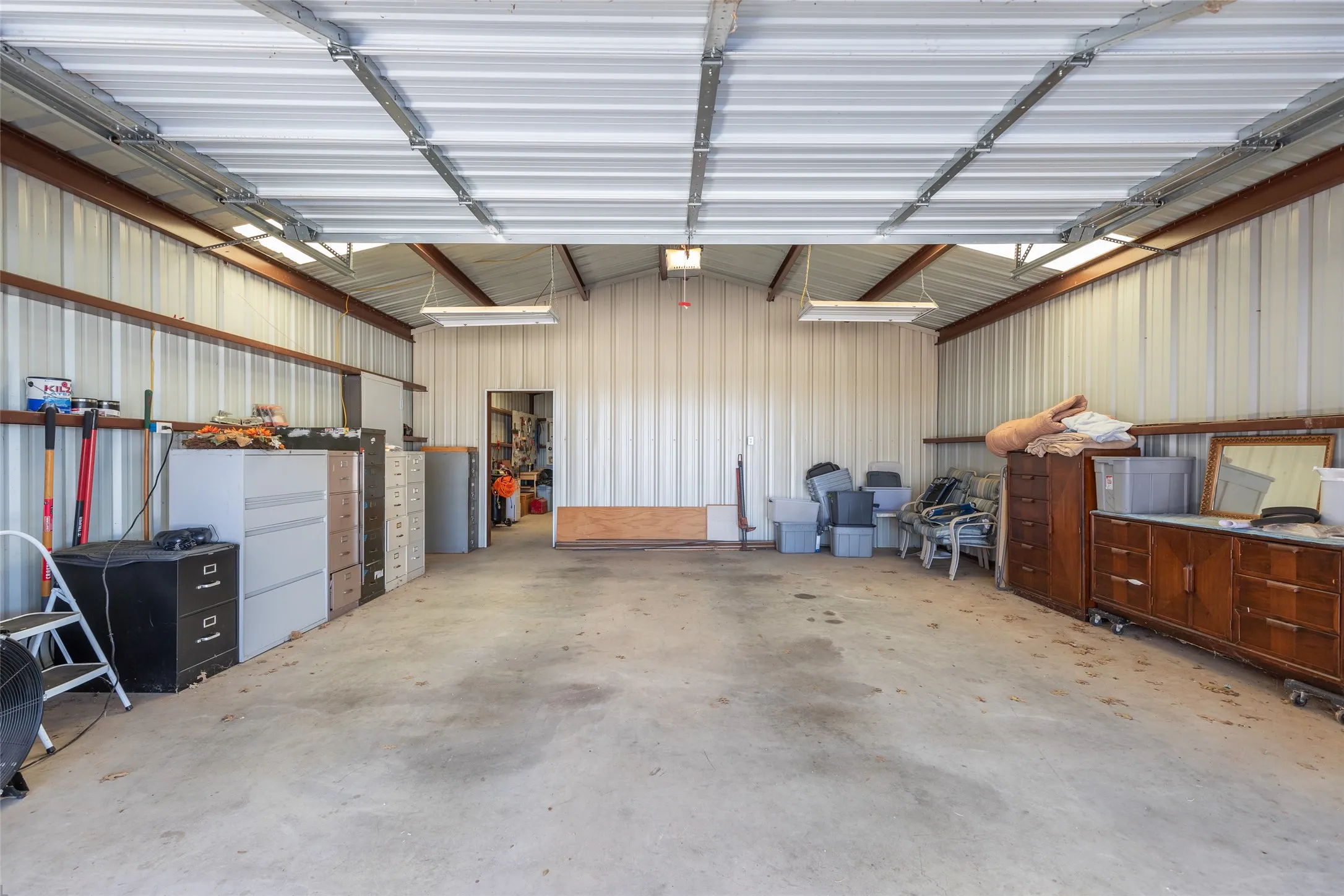 Single Family Residence For Sale in Taylor County , 101 Apple Blossom Drive, Abilene, Texas 79602, 4 Bedroom, 4 Bathroom, 4 Garage spaces, 2,975 Sqft, built in 2010, mls#21323770, Real Estate Agent in Abilene, Homes For Sale in Taylor county, Homes For Sale in Abilene, Realtor in Abilene Texas, Real Estate Brokerage Independent Realty Texas, Luminita Cordes Realtor