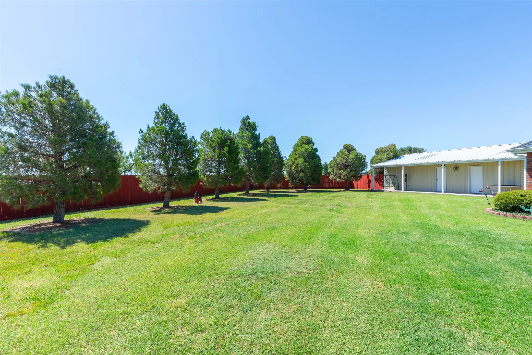 Single Family Residence For Sale in Taylor County , 101 Apple Blossom Drive, Abilene, Texas 79602, 4 Bedroom, 4 Bathroom, 4 Garage spaces, 2,975 Sqft, built in 2010, mls#21323770, Real Estate Agent in Abilene, Homes For Sale in Taylor county, Homes For Sale in Abilene, Realtor in Abilene Texas, Real Estate Brokerage Independent Realty Texas, Luminita Cordes Realtor