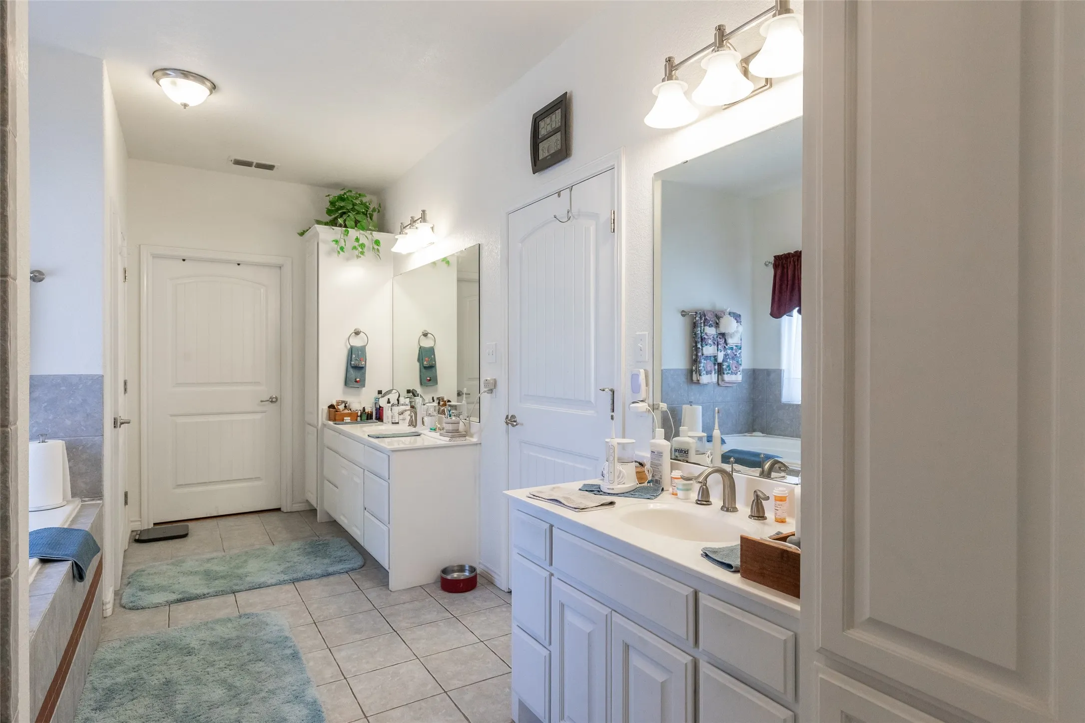 Single Family Residence For Sale in Taylor County , 101 Apple Blossom Drive, Abilene, Texas 79602, 4 Bedroom, 4 Bathroom, 4 Garage spaces, 2,975 Sqft, built in 2010, mls#21323770, Real Estate Agent in Abilene, Homes For Sale in Taylor county, Homes For Sale in Abilene, Realtor in Abilene Texas, Real Estate Brokerage Independent Realty Texas, Luminita Cordes Realtor