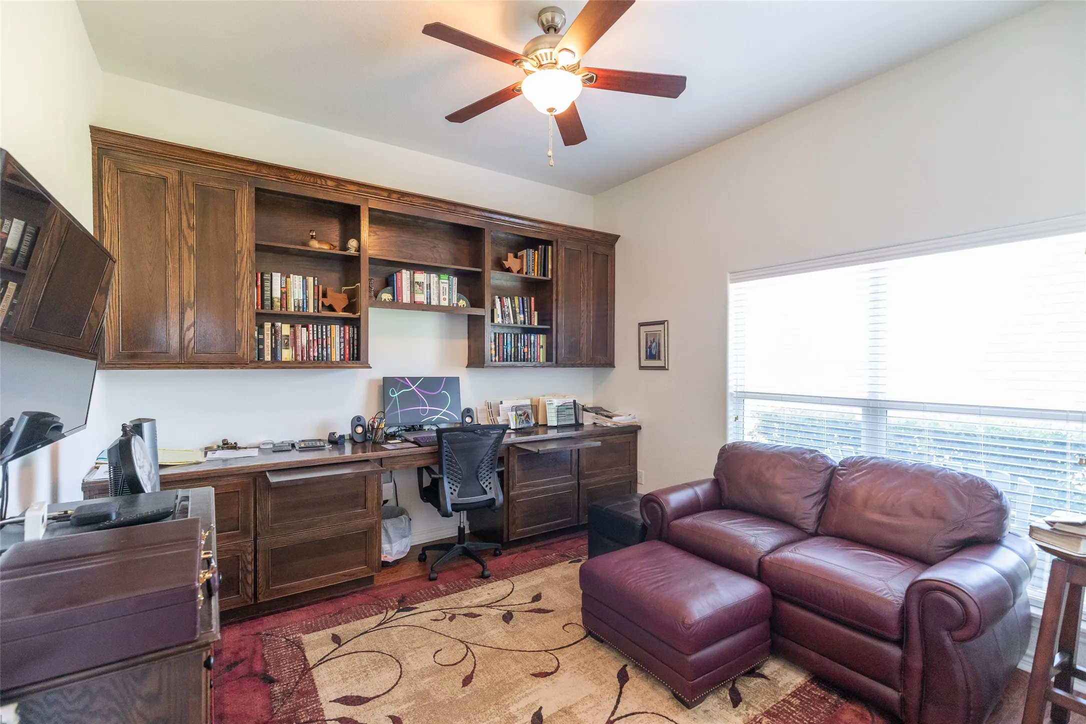 Single Family Residence For Sale in Taylor County , 101 Apple Blossom Drive, Abilene, Texas 79602, 4 Bedroom, 4 Bathroom, 4 Garage spaces, 2,975 Sqft, built in 2010, mls#21323770, Real Estate Agent in Abilene, Homes For Sale in Taylor county, Homes For Sale in Abilene, Realtor in Abilene Texas, Real Estate Brokerage Independent Realty Texas, Luminita Cordes Realtor