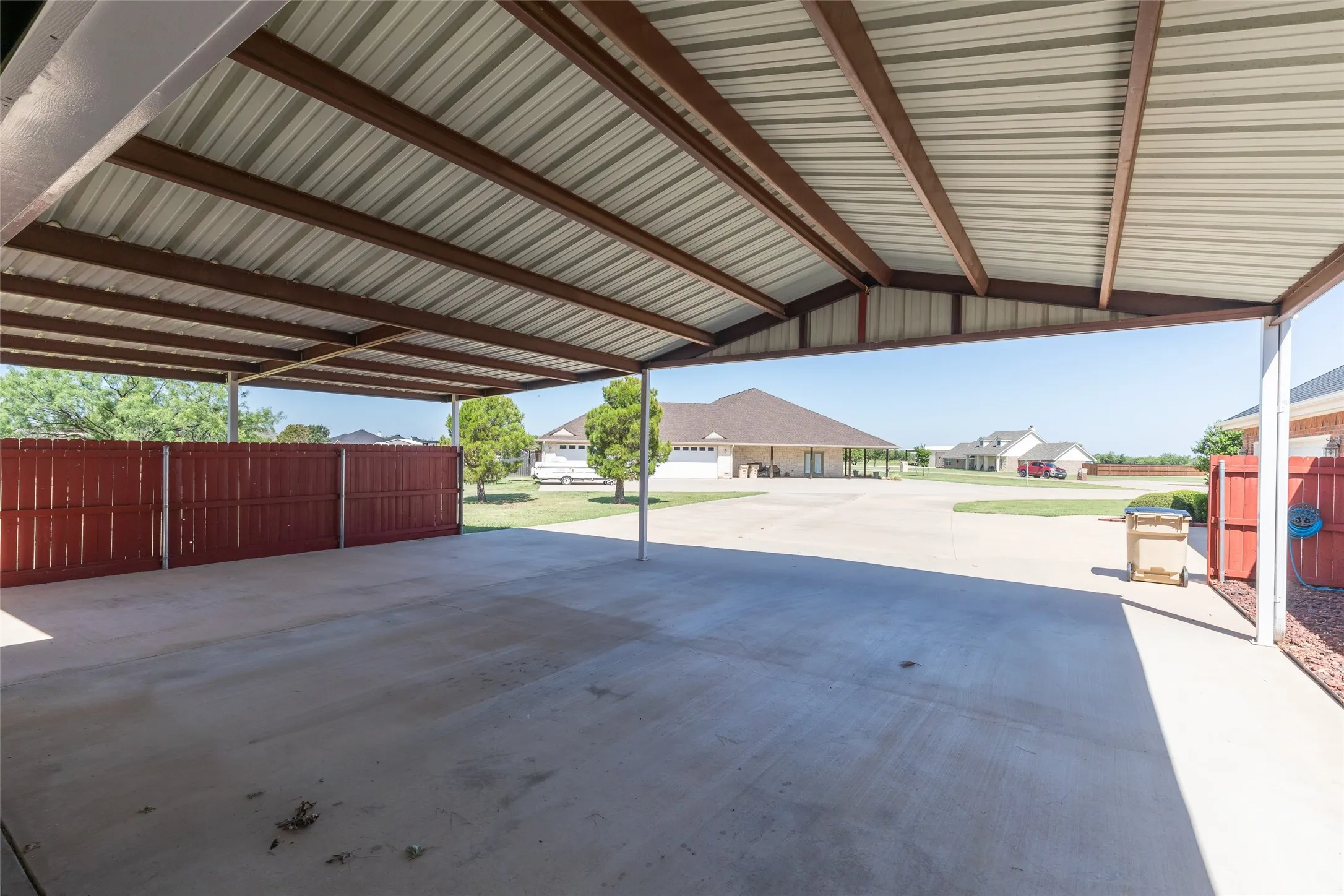 Single Family Residence For Sale in Taylor County , 101 Apple Blossom Drive, Abilene, Texas 79602, 4 Bedroom, 4 Bathroom, 4 Garage spaces, 2,975 Sqft, built in 2010, mls#21323770, Real Estate Agent in Abilene, Homes For Sale in Taylor county, Homes For Sale in Abilene, Realtor in Abilene Texas, Real Estate Brokerage Independent Realty Texas, Luminita Cordes Realtor