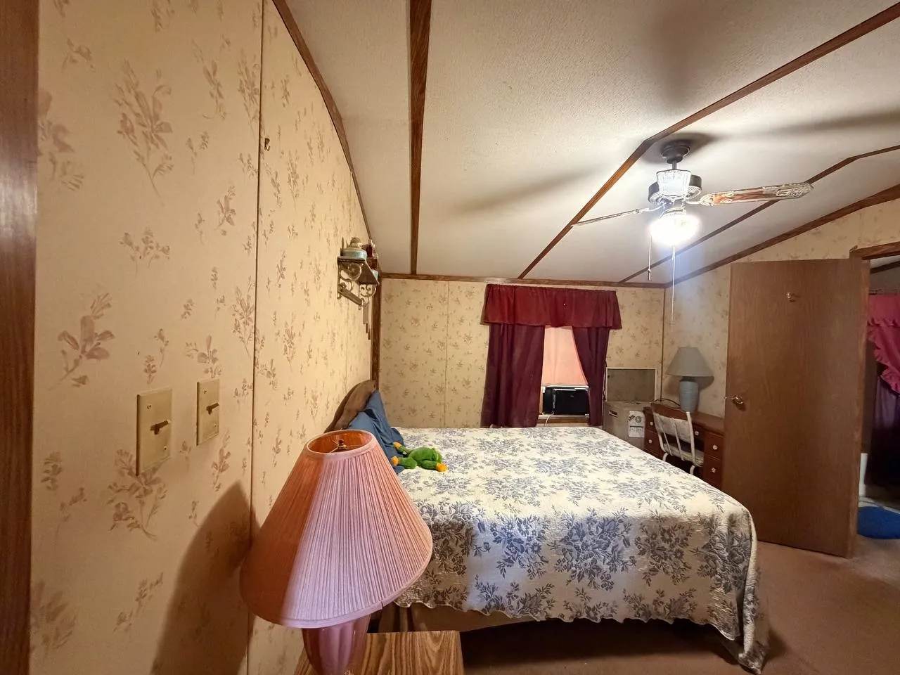 Manufactured Home For Sale in Dallas County , 3507 Wilton Terrace 114, Grand Prairie, Texas 75060, 2 Bedrooms, 2 Bathrooms, Garage spaces, 1,056 Sqft, built in 1988, Price $105,000, mls#21335890, Real Estate Agent in Grand Prairie, Homes For Sale in Dallas county, Homes For Sale in Grand Prairie, Realtor in Grand Prairie Texas, Real Estate Brokerage Independent Realty Texas, Luminita Cordes Realtor