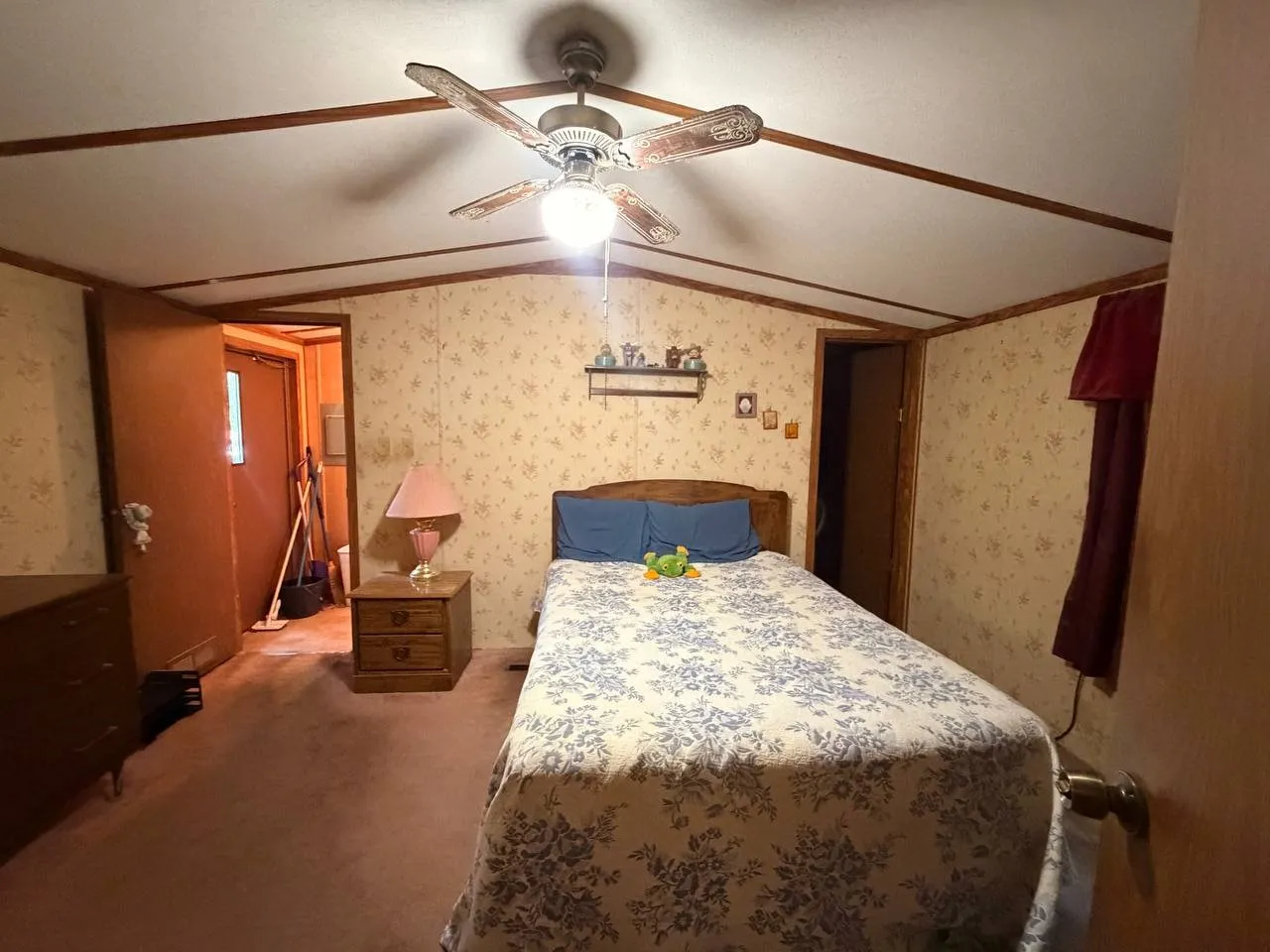 Manufactured Home For Sale in Dallas County , 3507 Wilton Terrace 114, Grand Prairie, Texas 75060, 2 Bedrooms, 2 Bathrooms, Garage spaces, 1,056 Sqft, built in 1988, Price $105,000, mls#21335890, Real Estate Agent in Grand Prairie, Homes For Sale in Dallas county, Homes For Sale in Grand Prairie, Realtor in Grand Prairie Texas, Real Estate Brokerage Independent Realty Texas, Luminita Cordes Realtor