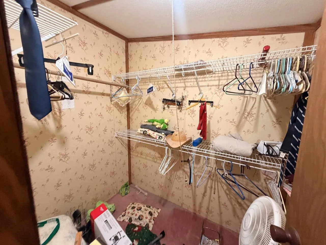 Manufactured Home For Sale in Dallas County , 3507 Wilton Terrace 114, Grand Prairie, Texas 75060, 2 Bedrooms, 2 Bathrooms, Garage spaces, 1,056 Sqft, built in 1988, Price $105,000, mls#21335890, Real Estate Agent in Grand Prairie, Homes For Sale in Dallas county, Homes For Sale in Grand Prairie, Realtor in Grand Prairie Texas, Real Estate Brokerage Independent Realty Texas, Luminita Cordes Realtor