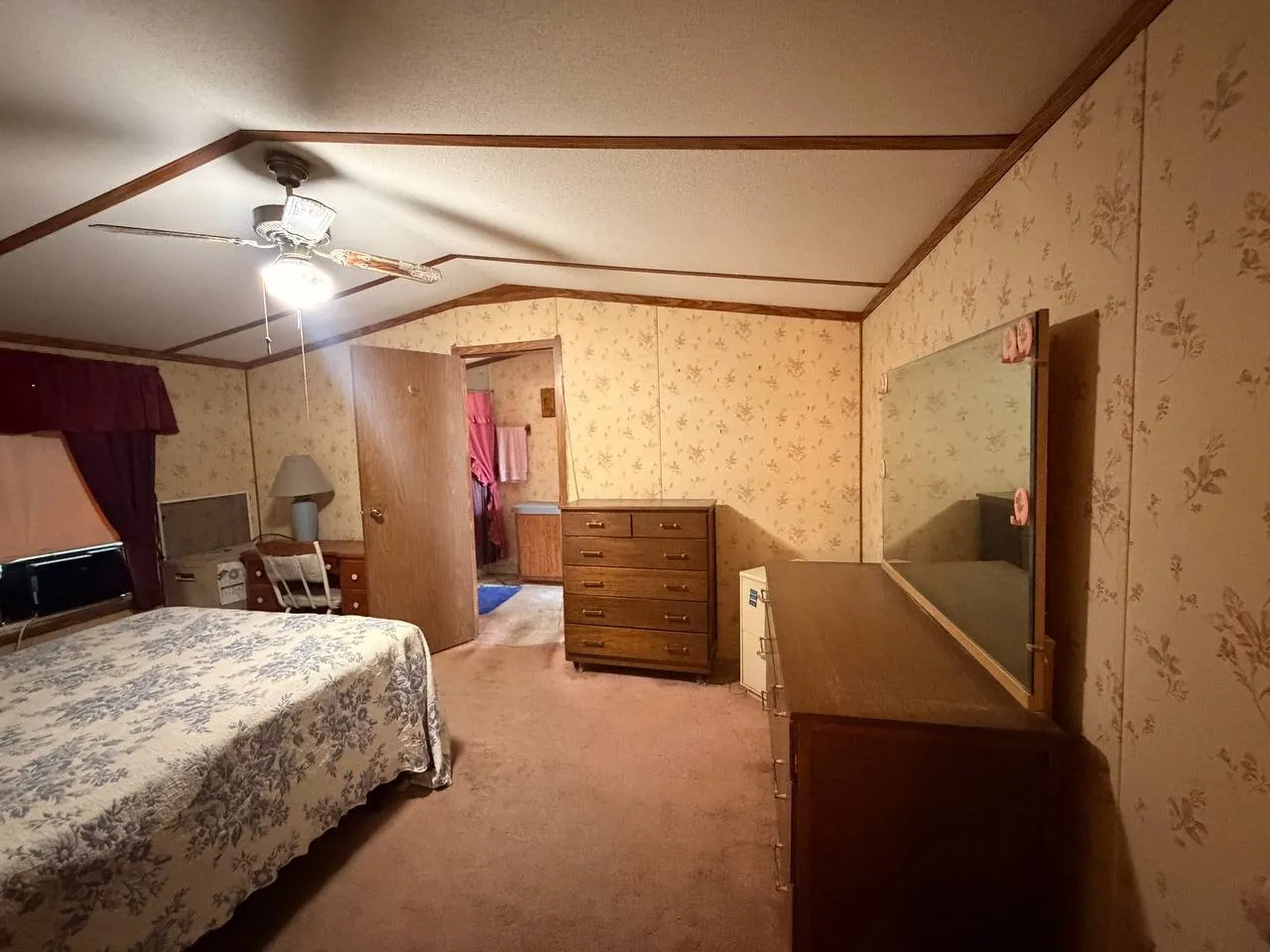 Manufactured Home For Sale in Dallas County , 3507 Wilton Terrace 114, Grand Prairie, Texas 75060, 2 Bedrooms, 2 Bathrooms, Garage spaces, 1,056 Sqft, built in 1988, Price $105,000, mls#21335890, Real Estate Agent in Grand Prairie, Homes For Sale in Dallas county, Homes For Sale in Grand Prairie, Realtor in Grand Prairie Texas, Real Estate Brokerage Independent Realty Texas, Luminita Cordes Realtor