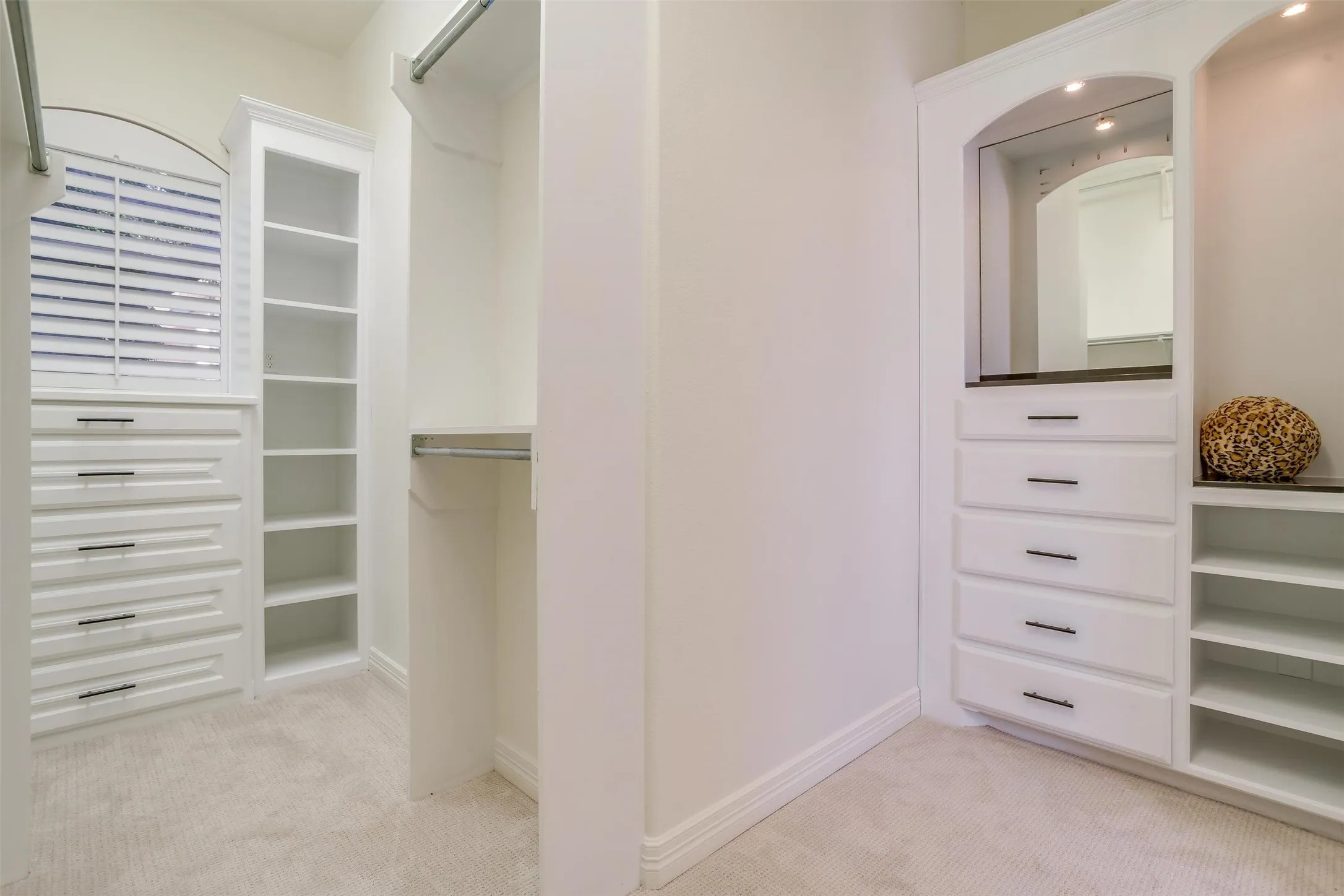 Single Family Residence For Sale in Tarrant County , 4224 Oak Park Court, Fort Worth, Texas 76109, 3 Bedroom, 3 Bathroom, 2 Garage spaces, 3,034 Sqft, built in 2002, mls#21333454, Real Estate Agent in Fort Worth, Homes For Sale in Tarrant county, Homes For Sale in Fort Worth, Realtor in Fort Worth Texas, Real Estate Brokerage Independent Realty Texas, Luminita Cordes Realtor