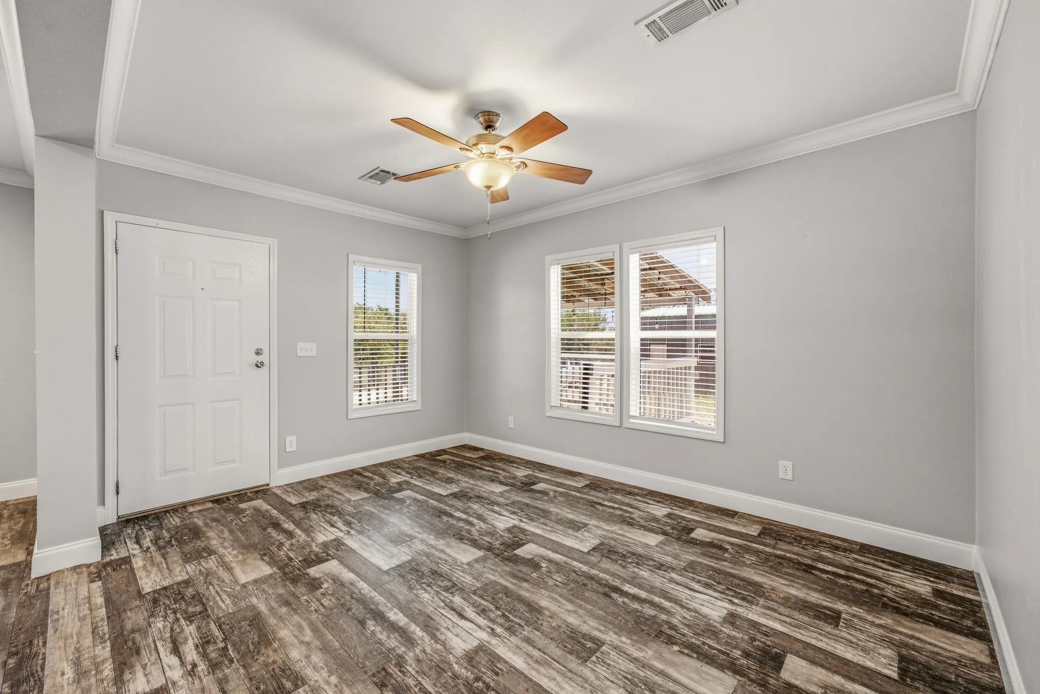 Mobile Home For Sale in Hood County , 570 Armadillo Court, Granbury, Texas 76049, 3 Bedroom, 2 Bathroom, Garage spaces, 1,088 Sqft, built in 2020, mls#21335869, Real Estate Agent in Granbury, Homes For Sale in Hood county, Homes For Sale in Granbury, Realtor in Granbury Texas, Real Estate Brokerage Independent Realty Texas, Luminita Cordes Realtor