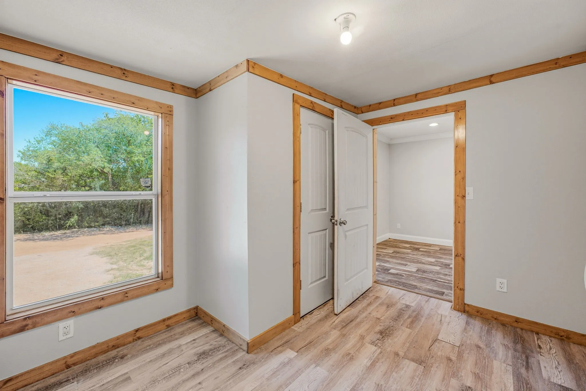 Mobile Home For Sale in Hood County , 570 Armadillo Court, Granbury, Texas 76049, 3 Bedroom, 2 Bathroom, Garage spaces, 1,088 Sqft, built in 2020, mls#21335869, Real Estate Agent in Granbury, Homes For Sale in Hood county, Homes For Sale in Granbury, Realtor in Granbury Texas, Real Estate Brokerage Independent Realty Texas, Luminita Cordes Realtor