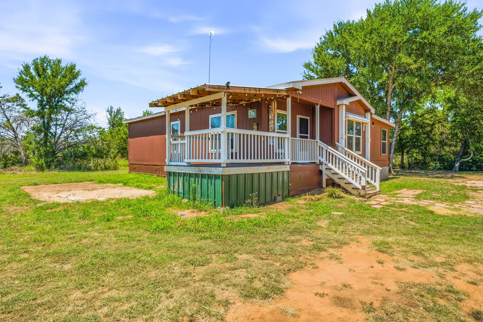 Mobile Home For Sale in Hood County , 570 Armadillo Court, Granbury, Texas 76049, 3 Bedroom, 2 Bathroom, Garage spaces, 1,088 Sqft, built in 2020, mls#21335869, Real Estate Agent in Granbury, Homes For Sale in Hood county, Homes For Sale in Granbury, Realtor in Granbury Texas, Real Estate Brokerage Independent Realty Texas, Luminita Cordes Realtor