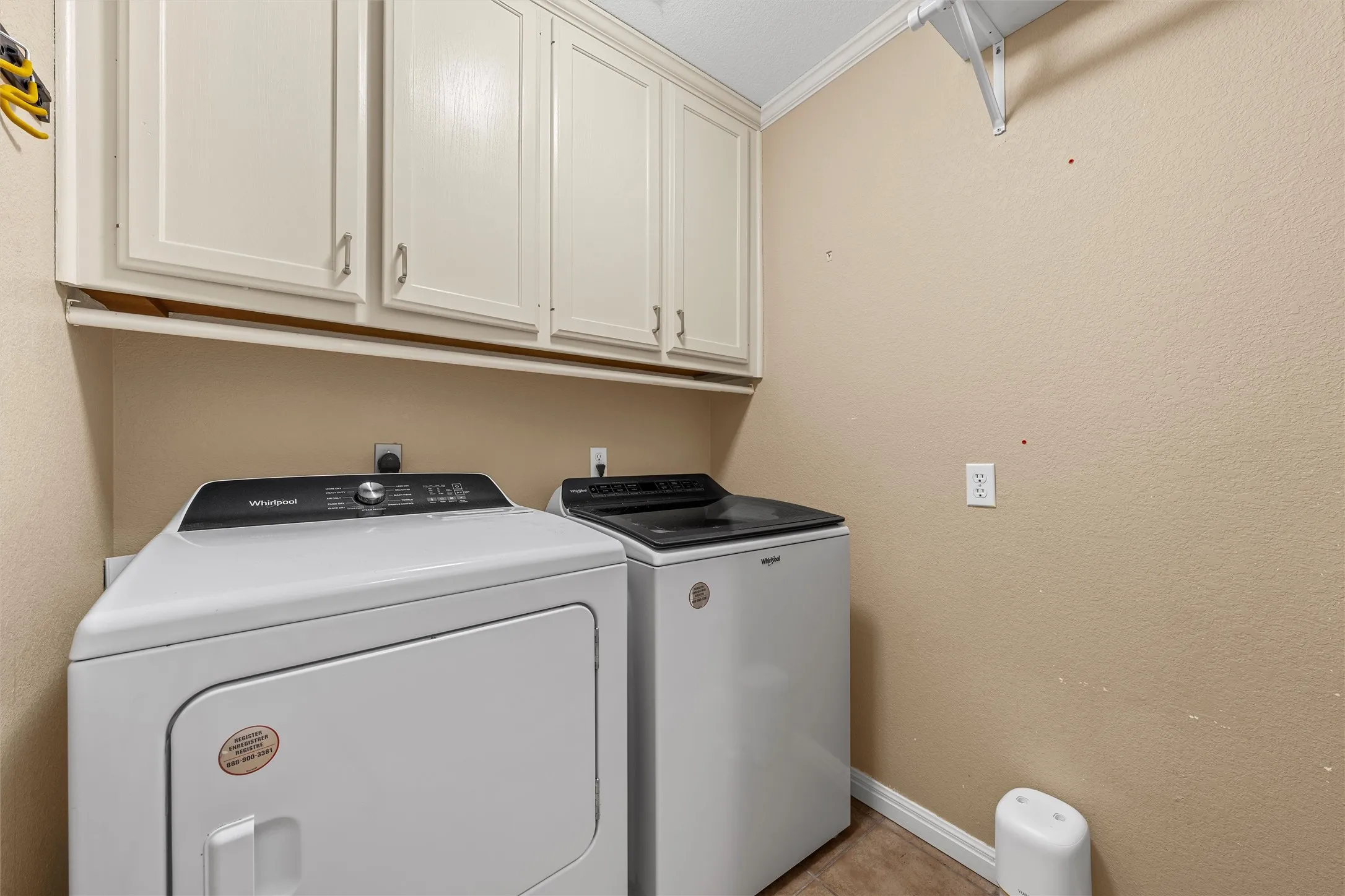 Single Family Residence For Sale in Mc Lennan County , 1112 Regina Drive, Hewitt, Texas 76643, 4 Bedroom, 3 Bathroom, 2 Garage spaces, 2,042 Sqft, built in 2001, mls#21335710, Real Estate Agent in Hewitt, Homes For Sale in Mc Lennan county, Homes For Sale in Hewitt, Realtor in Hewitt Texas, Real Estate Brokerage Independent Realty Texas, Luminita Cordes Realtor