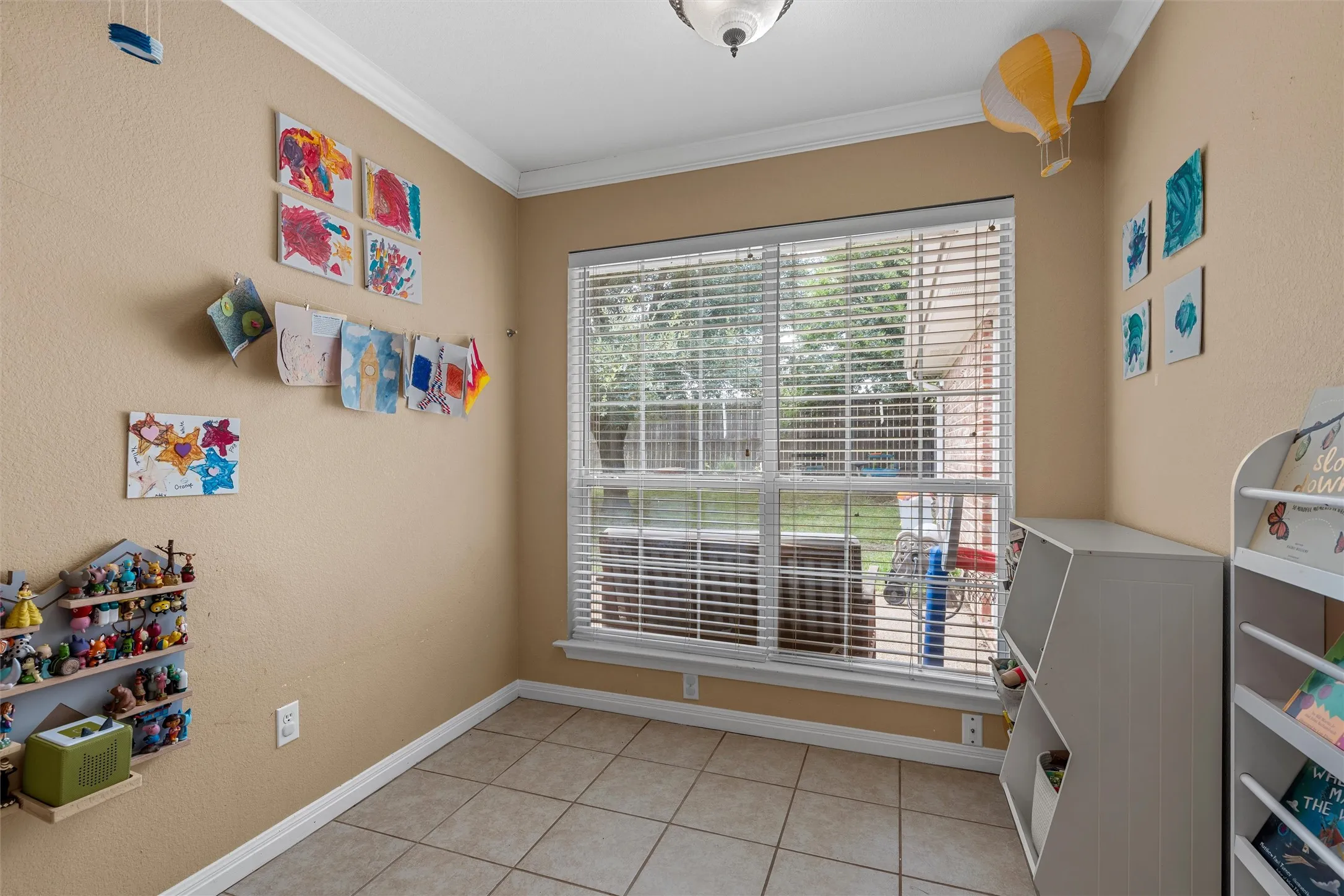 Single Family Residence For Sale in Mc Lennan County , 1112 Regina Drive, Hewitt, Texas 76643, 4 Bedroom, 3 Bathroom, 2 Garage spaces, 2,042 Sqft, built in 2001, mls#21335710, Real Estate Agent in Hewitt, Homes For Sale in Mc Lennan county, Homes For Sale in Hewitt, Realtor in Hewitt Texas, Real Estate Brokerage Independent Realty Texas, Luminita Cordes Realtor