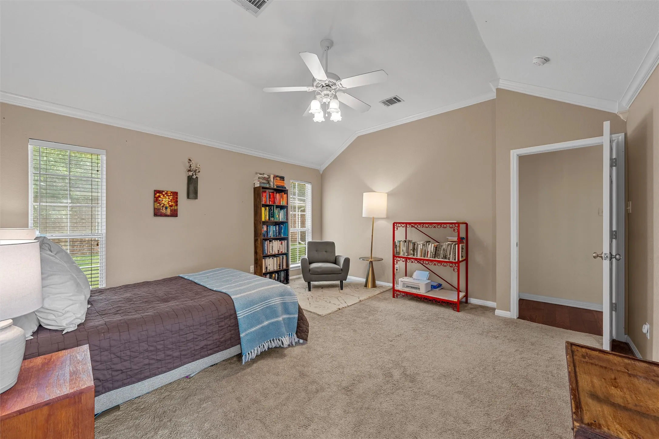 Single Family Residence For Sale in Mc Lennan County , 1112 Regina Drive, Hewitt, Texas 76643, 4 Bedroom, 3 Bathroom, 2 Garage spaces, 2,042 Sqft, built in 2001, mls#21335710, Real Estate Agent in Hewitt, Homes For Sale in Mc Lennan county, Homes For Sale in Hewitt, Realtor in Hewitt Texas, Real Estate Brokerage Independent Realty Texas, Luminita Cordes Realtor