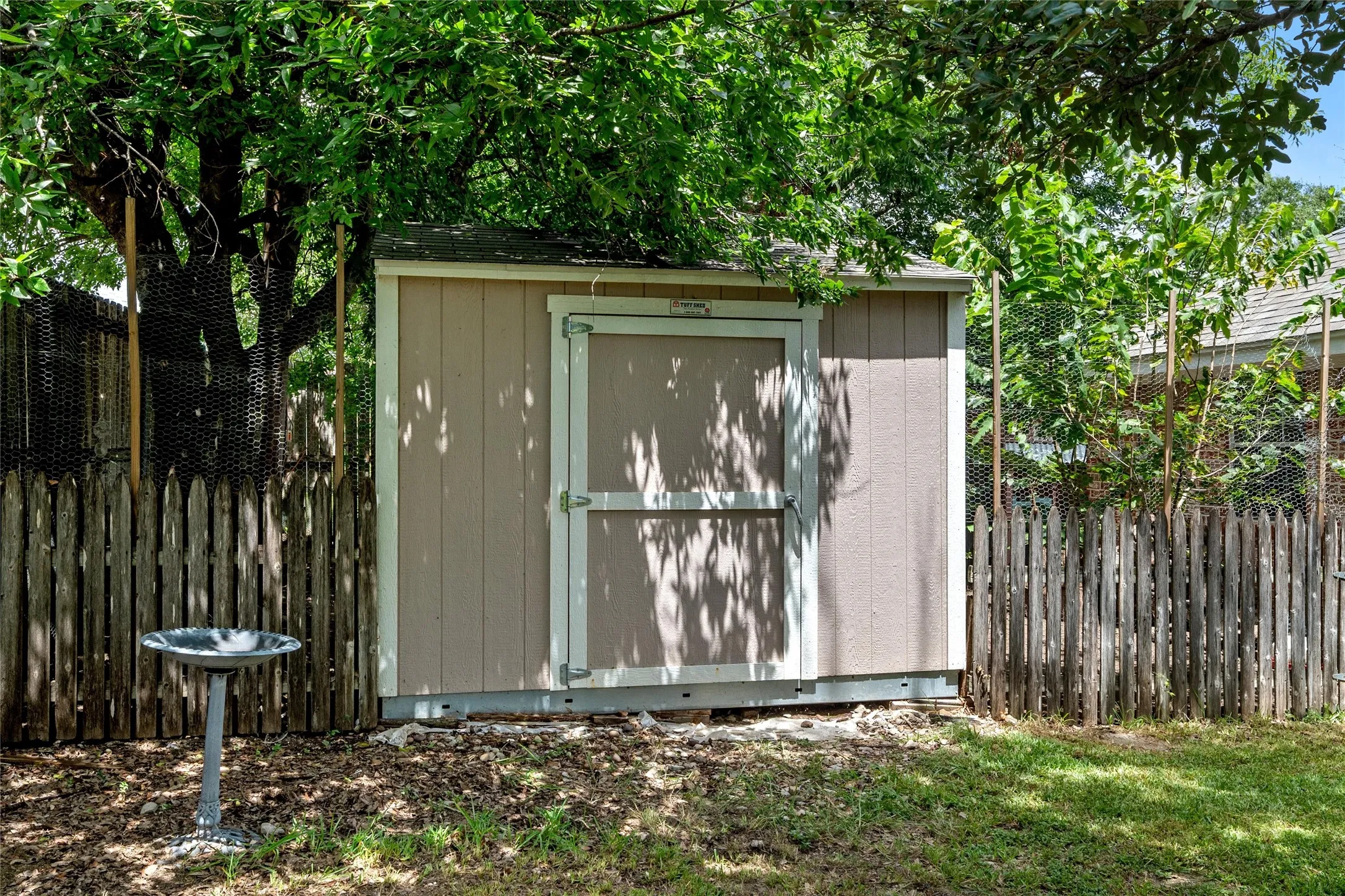 Single Family Residence For Sale in Mc Lennan County , 1112 Regina Drive, Hewitt, Texas 76643, 4 Bedroom, 3 Bathroom, 2 Garage spaces, 2,042 Sqft, built in 2001, mls#21335710, Real Estate Agent in Hewitt, Homes For Sale in Mc Lennan county, Homes For Sale in Hewitt, Realtor in Hewitt Texas, Real Estate Brokerage Independent Realty Texas, Luminita Cordes Realtor
