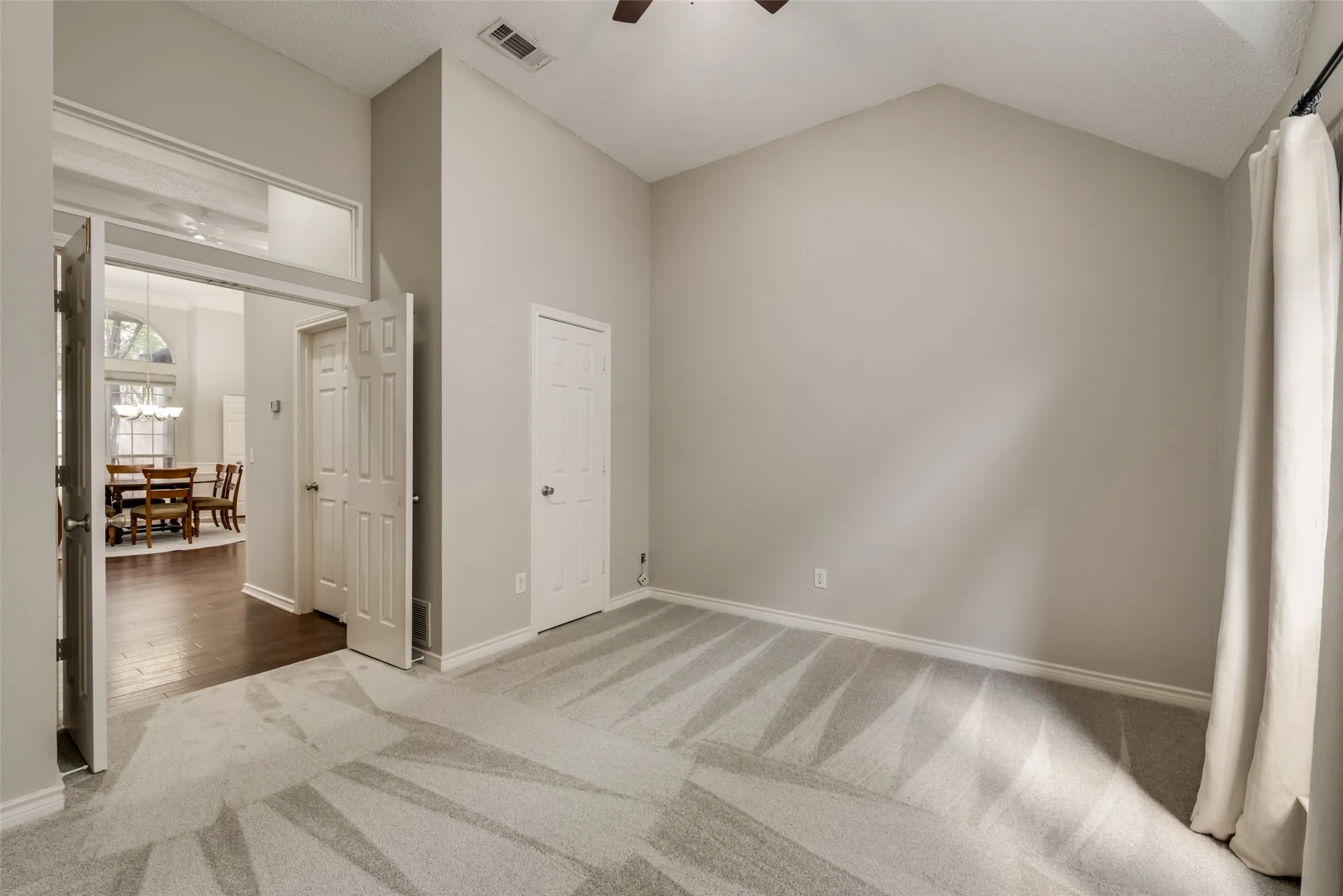 Single Family Residence For Sale in Collin County , 2124 Green Hill Drive, Mc Kinney, Texas 75072, 4 Bedroom, 2 Bathroom, 2 Garage spaces, 2,512 Sqft, built in 1991, mls#21334866, Real Estate Agent in Mc Kinney, Homes For Sale in Collin county, Homes For Sale in Mc Kinney, Realtor in Mc Kinney Texas, Real Estate Brokerage Independent Realty Texas, Luminita Cordes Realtor
