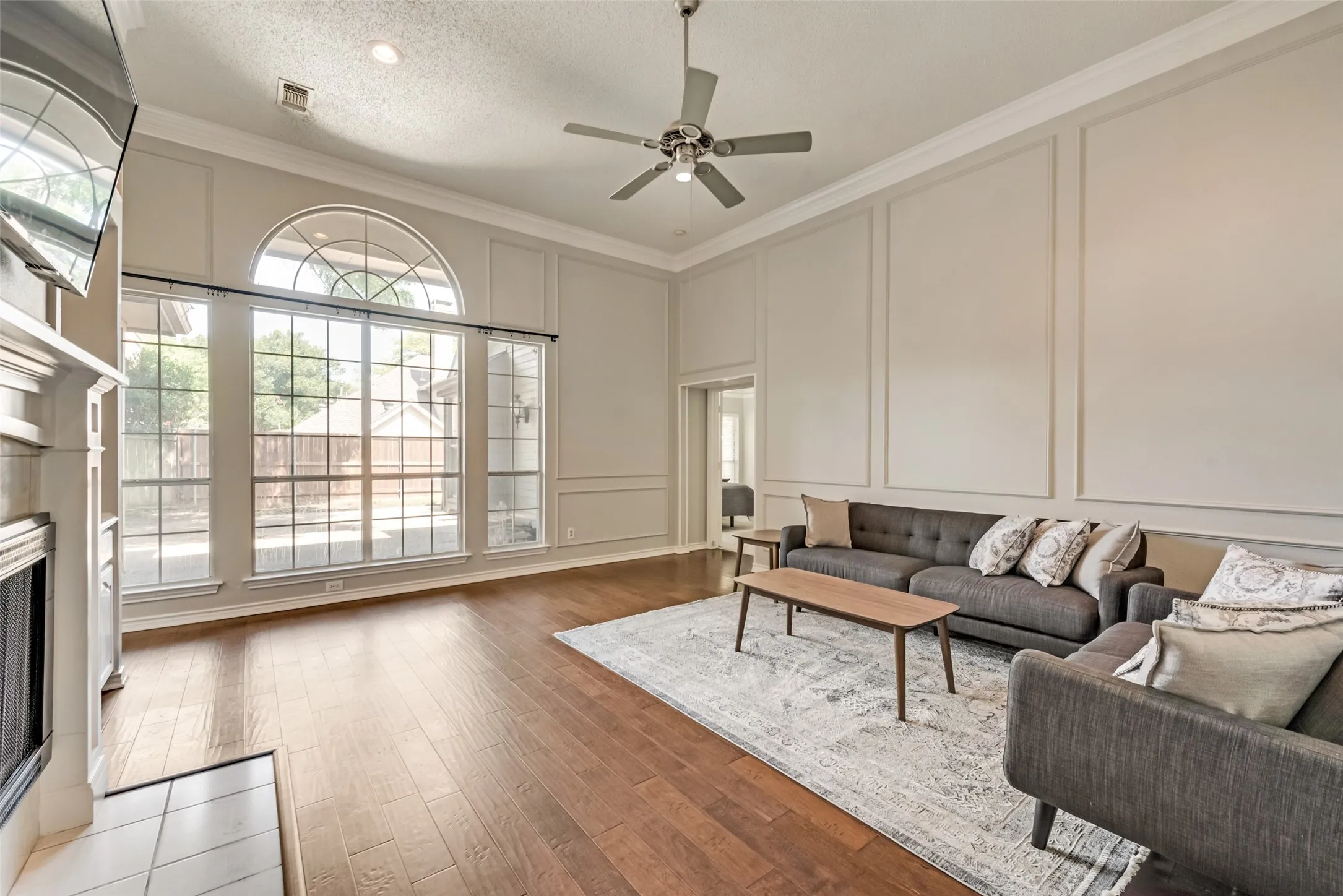 Single Family Residence For Sale in Collin County , 2124 Green Hill Drive, Mc Kinney, Texas 75072, 4 Bedroom, 2 Bathroom, 2 Garage spaces, 2,512 Sqft, built in 1991, mls#21334866, Real Estate Agent in Mc Kinney, Homes For Sale in Collin county, Homes For Sale in Mc Kinney, Realtor in Mc Kinney Texas, Real Estate Brokerage Independent Realty Texas, Luminita Cordes Realtor