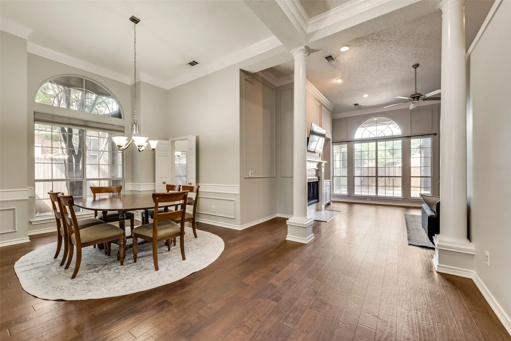 Single Family Residence For Sale in Collin County , 2124 Green Hill Drive, Mc Kinney, Texas 75072, 4 Bedroom, 2 Bathroom, 2 Garage spaces, 2,512 Sqft, built in 1991, mls#21334866, Real Estate Agent in Mc Kinney, Homes For Sale in Collin county, Homes For Sale in Mc Kinney, Realtor in Mc Kinney Texas, Real Estate Brokerage Independent Realty Texas, Luminita Cordes Realtor