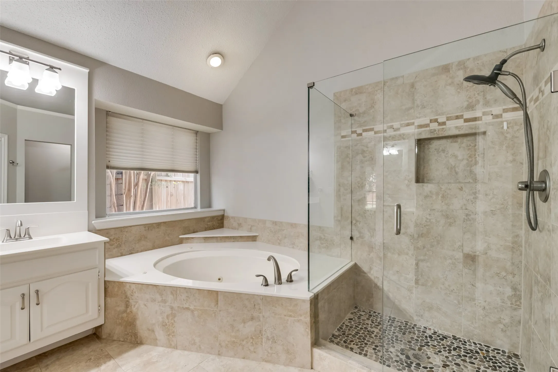 Single Family Residence For Sale in Collin County , 2124 Green Hill Drive, Mc Kinney, Texas 75072, 4 Bedroom, 2 Bathroom, 2 Garage spaces, 2,512 Sqft, built in 1991, mls#21334866, Real Estate Agent in Mc Kinney, Homes For Sale in Collin county, Homes For Sale in Mc Kinney, Realtor in Mc Kinney Texas, Real Estate Brokerage Independent Realty Texas, Luminita Cordes Realtor