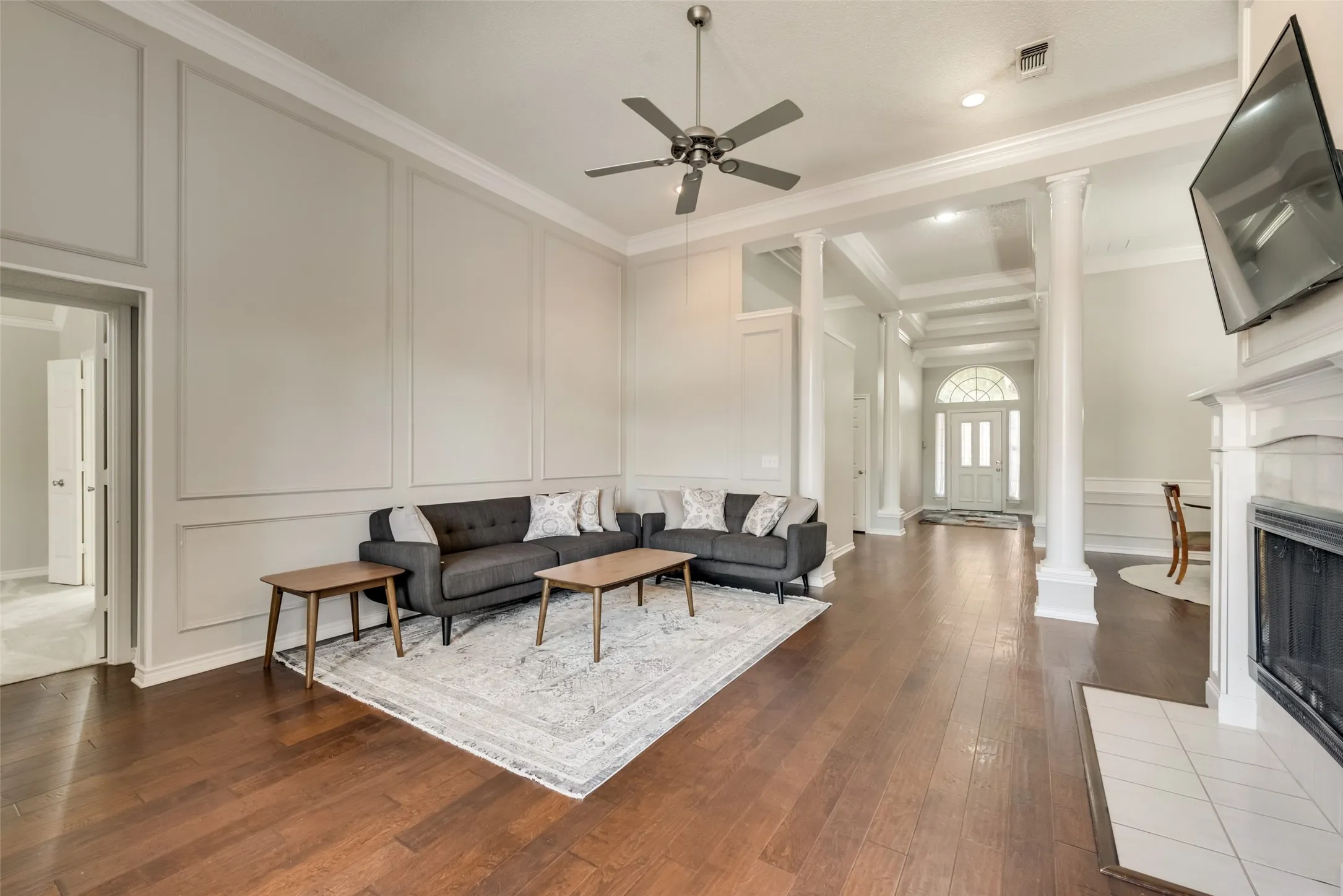Single Family Residence For Sale in Collin County , 2124 Green Hill Drive, Mc Kinney, Texas 75072, 4 Bedroom, 2 Bathroom, 2 Garage spaces, 2,512 Sqft, built in 1991, mls#21334866, Real Estate Agent in Mc Kinney, Homes For Sale in Collin county, Homes For Sale in Mc Kinney, Realtor in Mc Kinney Texas, Real Estate Brokerage Independent Realty Texas, Luminita Cordes Realtor
