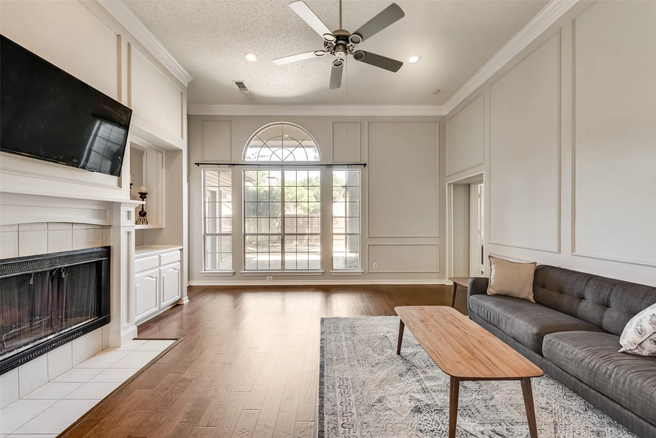 Single Family Residence For Sale in Collin County , 2124 Green Hill Drive, Mc Kinney, Texas 75072, 4 Bedroom, 2 Bathroom, 2 Garage spaces, 2,512 Sqft, built in 1991, mls#21334866, Real Estate Agent in Mc Kinney, Homes For Sale in Collin county, Homes For Sale in Mc Kinney, Realtor in Mc Kinney Texas, Real Estate Brokerage Independent Realty Texas, Luminita Cordes Realtor