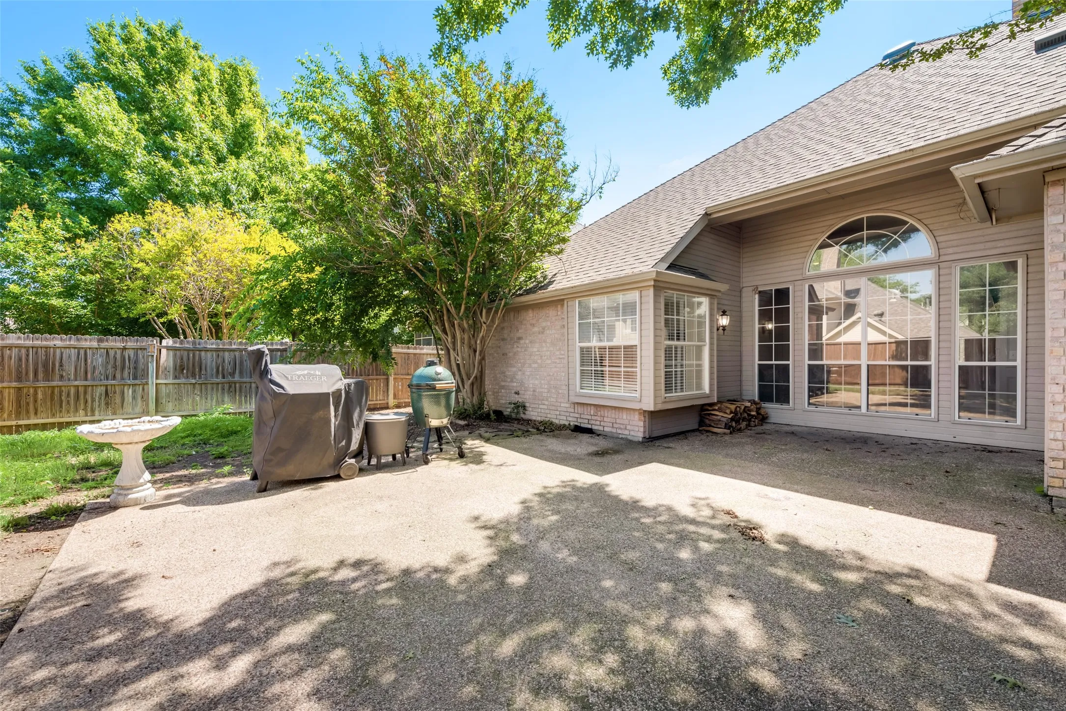 Single Family Residence For Sale in Collin County , 2124 Green Hill Drive, Mc Kinney, Texas 75072, 4 Bedroom, 2 Bathroom, 2 Garage spaces, 2,512 Sqft, built in 1991, mls#21334866, Real Estate Agent in Mc Kinney, Homes For Sale in Collin county, Homes For Sale in Mc Kinney, Realtor in Mc Kinney Texas, Real Estate Brokerage Independent Realty Texas, Luminita Cordes Realtor