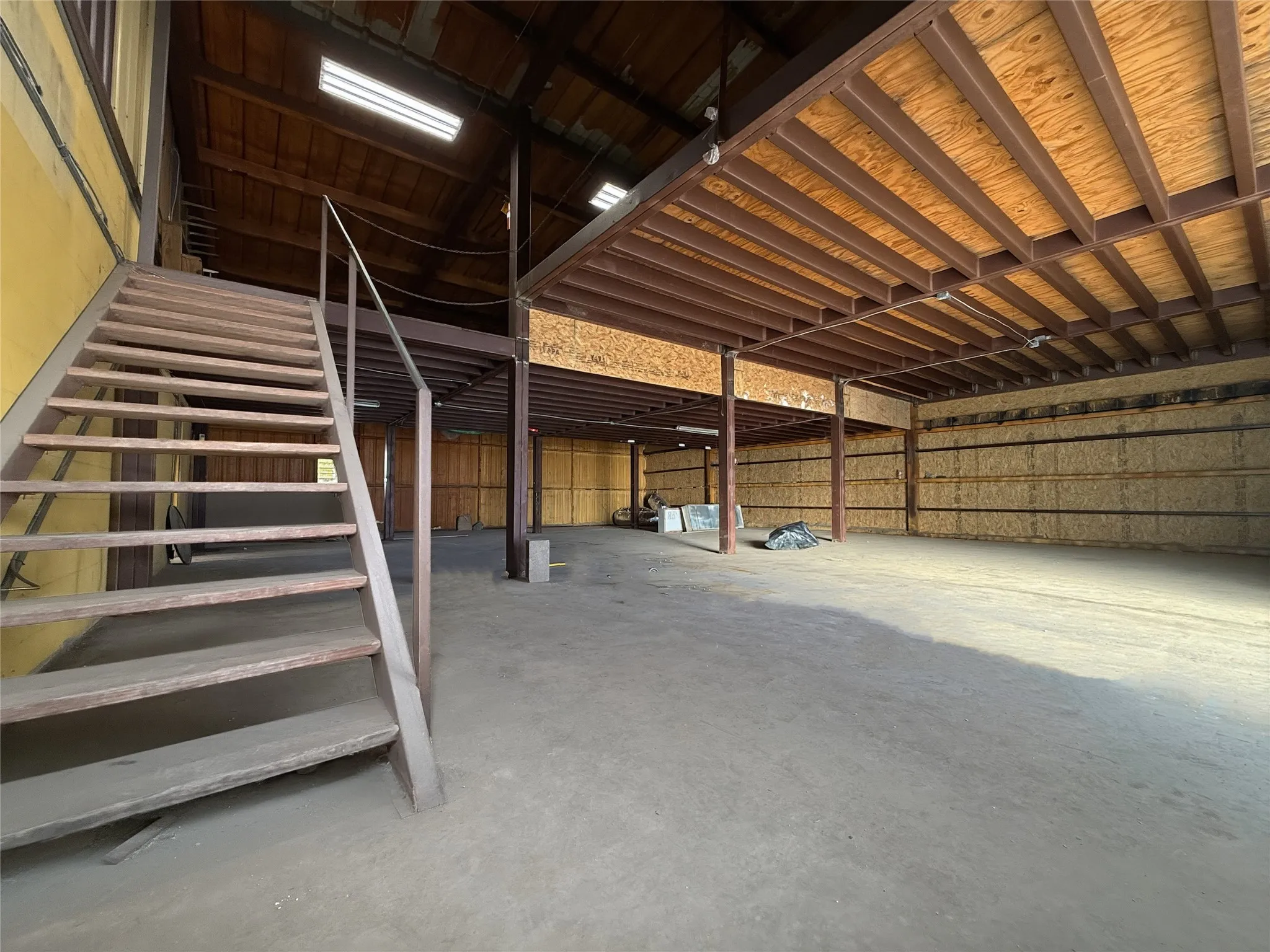 Warehouse For Rent in Grayson County , 2531 W Morton Street, Denison, Texas 75021, 0, 0, Garage spaces, 0 Sqft, built in 1962, Price $2,500, mls#21297000, Real Estate Agent in Denison, Homes For Rent in Grayson county, Homes For Rent in Denison, Realtor in Denison Texas, Real Estate Brokerage Independent Realty Texas, Luminita Cordes Realtor