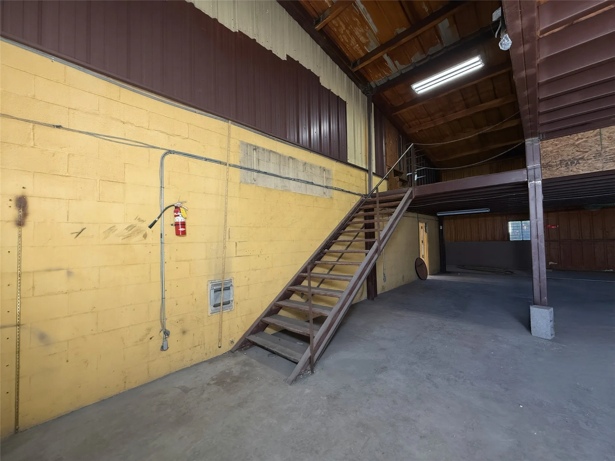 Warehouse For Rent in Grayson County , 2531 W Morton Street, Denison, Texas 75021, 0, 0, Garage spaces, 0 Sqft, built in 1962, Price $2,500, mls#21297000, Real Estate Agent in Denison, Homes For Rent in Grayson county, Homes For Rent in Denison, Realtor in Denison Texas, Real Estate Brokerage Independent Realty Texas, Luminita Cordes Realtor