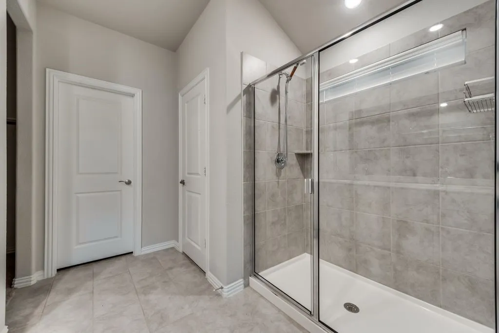 Single Family Residence For Rent in Collin County , 214 Stonehollow Way, Melissa, Texas 75454, 4 Bedroom, 3 Bathroom, 2 Garage spaces, 2,270 Sqft, built in 2020, mls#21334877, Real Estate Agent in Melissa, Homes For Rent in Collin county, Homes For Rent in Melissa, Realtor in Melissa Texas, Real Estate Brokerage Independent Realty Texas, Luminita Cordes Realtor