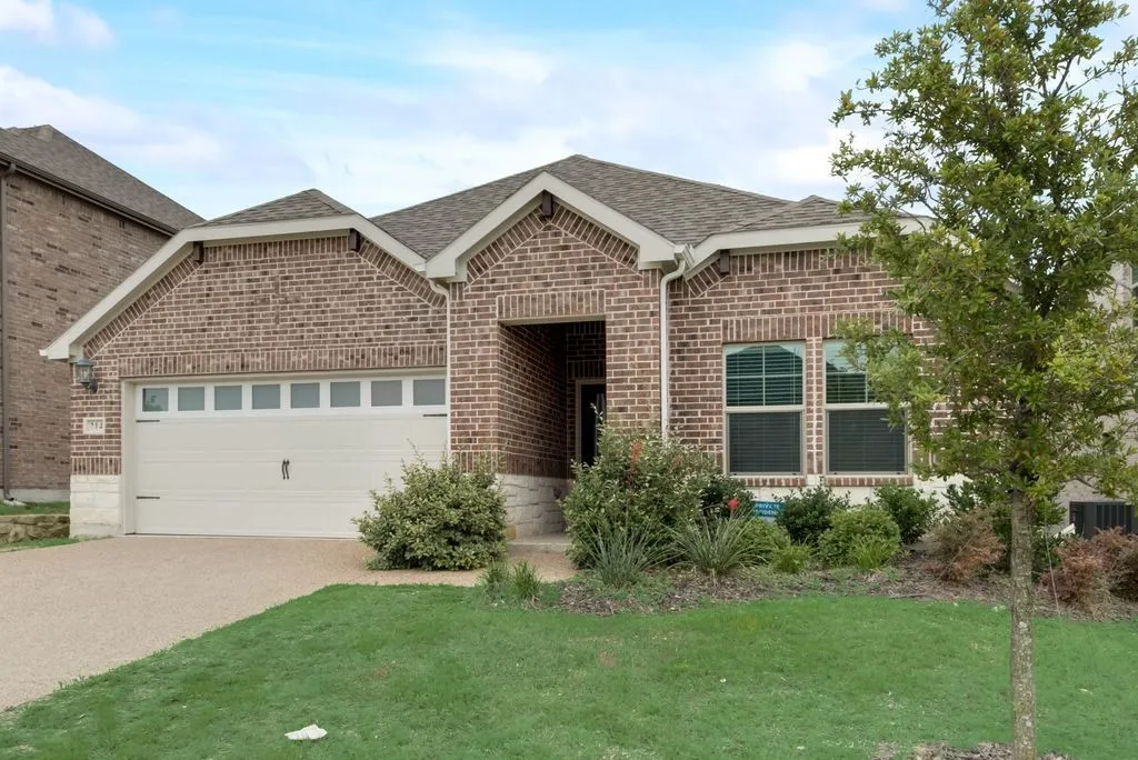 Single Family Residence For Rent in Collin County , 214 Stonehollow Way, Melissa, Texas 75454, 4 Bedroom, 3 Bathroom, 2 Garage spaces, 2,270 Sqft, built in 2020, mls#21334877, Real Estate Agent in Melissa, Homes For Rent in Collin county, Homes For Rent in Melissa, Realtor in Melissa Texas, Real Estate Brokerage Independent Realty Texas, Luminita Cordes Realtor