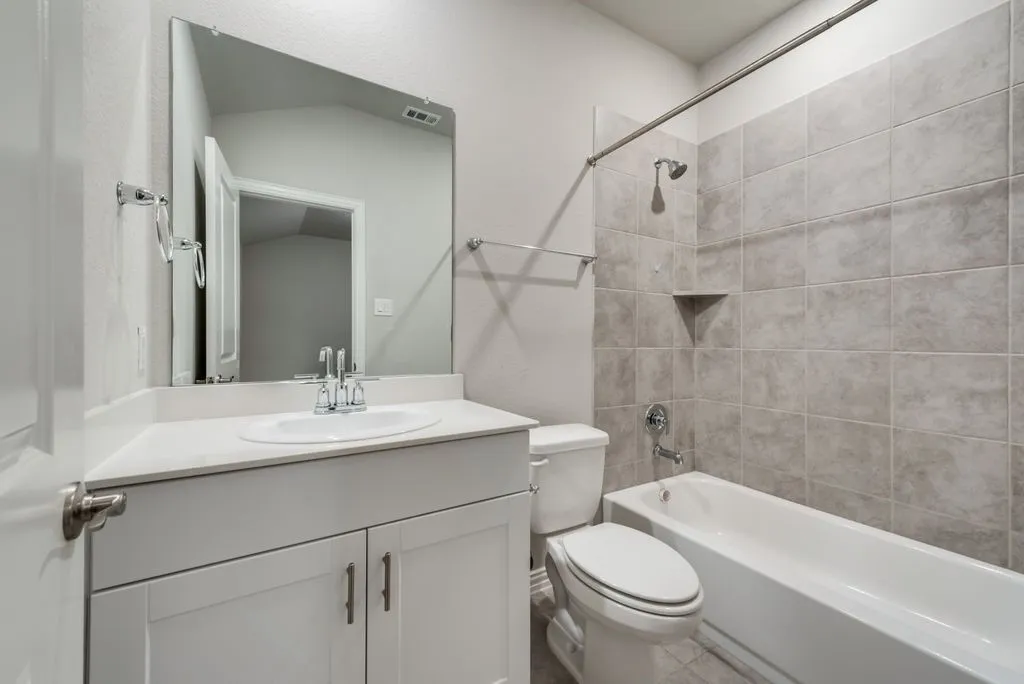 Single Family Residence For Rent in Collin County , 214 Stonehollow Way, Melissa, Texas 75454, 4 Bedroom, 3 Bathroom, 2 Garage spaces, 2,270 Sqft, built in 2020, mls#21334877, Real Estate Agent in Melissa, Homes For Rent in Collin county, Homes For Rent in Melissa, Realtor in Melissa Texas, Real Estate Brokerage Independent Realty Texas, Luminita Cordes Realtor