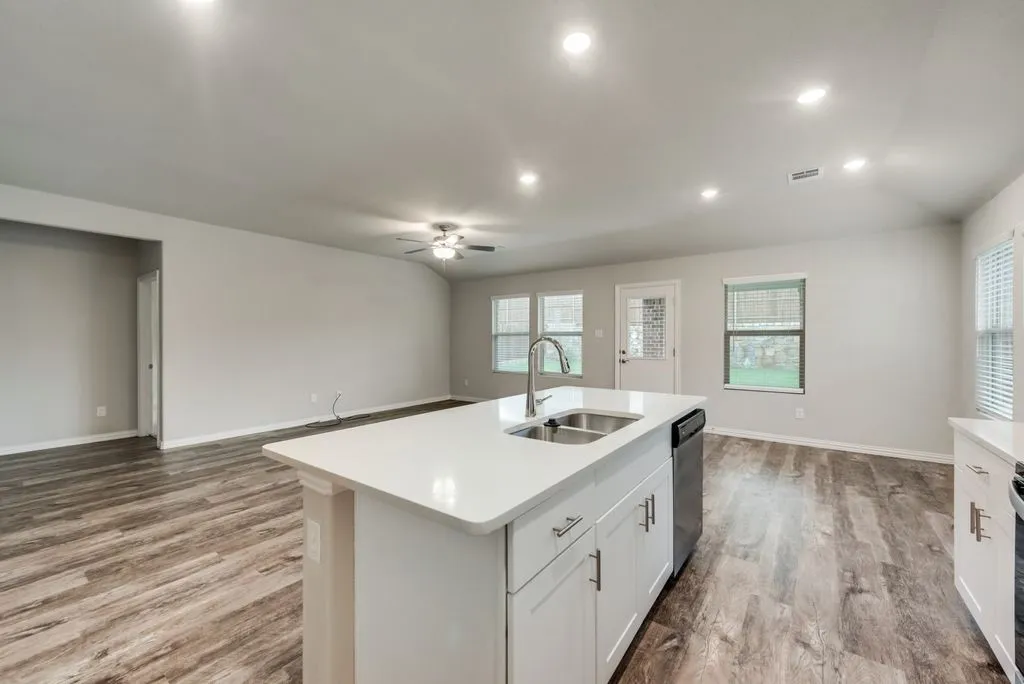 Single Family Residence For Rent in Collin County , 214 Stonehollow Way, Melissa, Texas 75454, 4 Bedroom, 3 Bathroom, 2 Garage spaces, 2,270 Sqft, built in 2020, mls#21334877, Real Estate Agent in Melissa, Homes For Rent in Collin county, Homes For Rent in Melissa, Realtor in Melissa Texas, Real Estate Brokerage Independent Realty Texas, Luminita Cordes Realtor