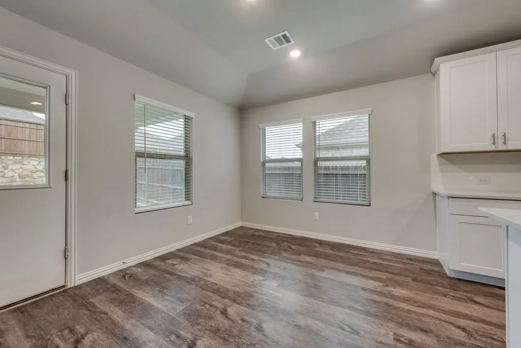 Single Family Residence For Rent in Collin County , 214 Stonehollow Way, Melissa, Texas 75454, 4 Bedroom, 3 Bathroom, 2 Garage spaces, 2,270 Sqft, built in 2020, mls#21334877, Real Estate Agent in Melissa, Homes For Rent in Collin county, Homes For Rent in Melissa, Realtor in Melissa Texas, Real Estate Brokerage Independent Realty Texas, Luminita Cordes Realtor