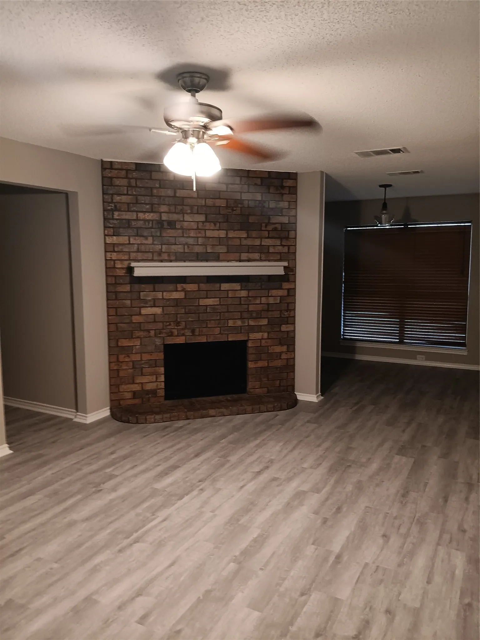 Single Family Residence For Sale in Tarrant County , 3618 Wentworth Drive, Arlington, Texas 76001, 3 Bedroom, 2 Bathroom, 2 Garage spaces, 1,116 Sqft, built in 1983, mls#21335916, Real Estate Agent in Arlington, Homes For Sale in Tarrant county, Homes For Sale in Arlington, Realtor in Arlington Texas, Real Estate Brokerage Independent Realty Texas, Luminita Cordes Realtor