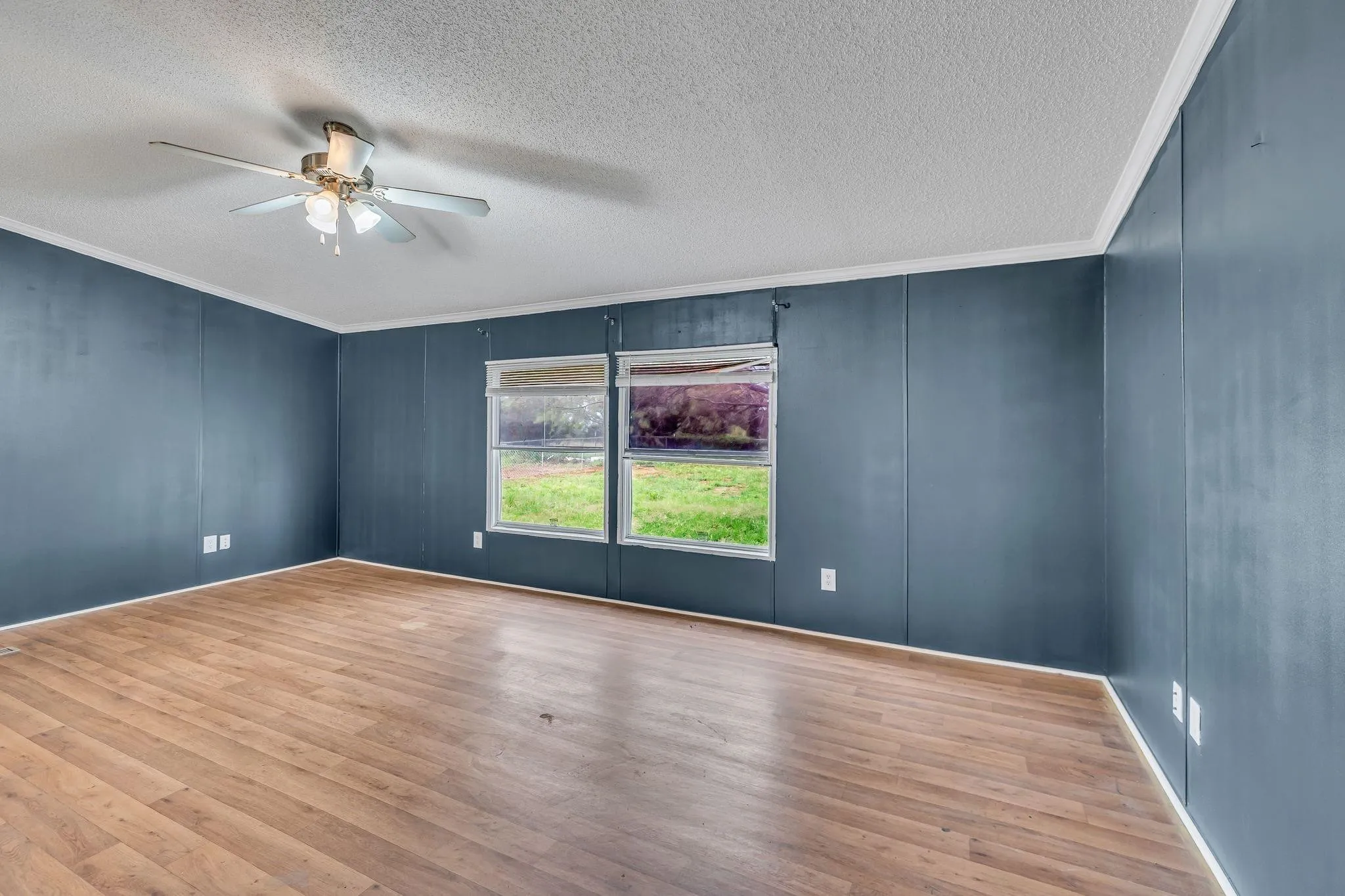 Manufactured Home For Sale in Parker County , 1350 Stephens Road, Millsap, Texas 76066, 3 Bedrooms, 2 Bathrooms, Garage spaces, 1,800 Sqft, built in 2006, Price $239,000, mls#21335933, Real Estate Agent in Millsap, Homes For Sale in Parker county, Homes For Sale in Millsap, Realtor in Millsap Texas, Real Estate Brokerage Independent Realty Texas, Luminita Cordes Realtor