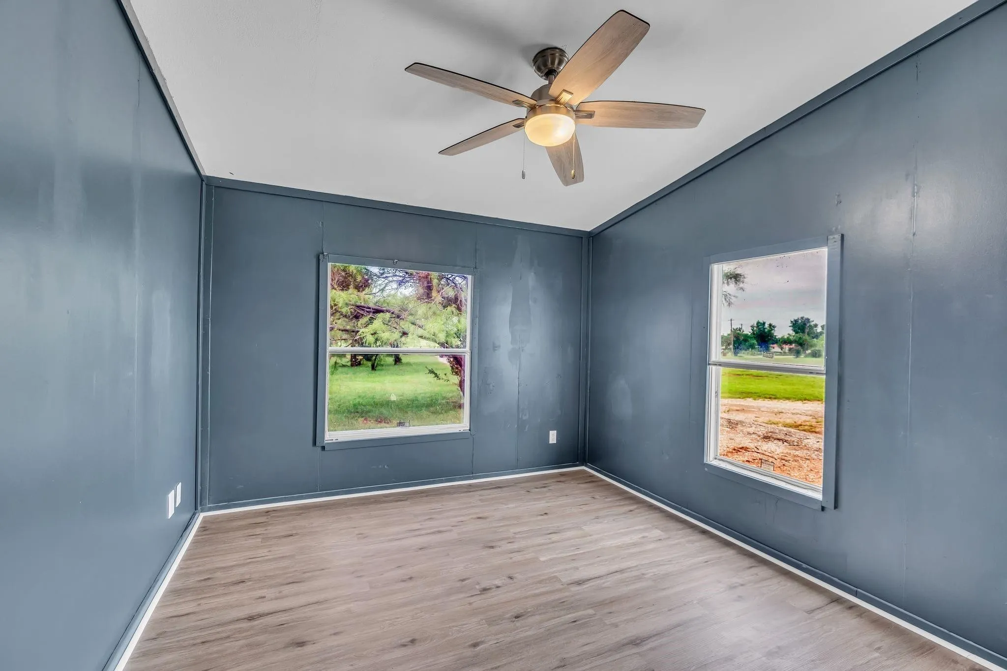 Manufactured Home For Sale in Parker County , 1350 Stephens Road, Millsap, Texas 76066, 3 Bedrooms, 2 Bathrooms, Garage spaces, 1,800 Sqft, built in 2006, Price $239,000, mls#21335933, Real Estate Agent in Millsap, Homes For Sale in Parker county, Homes For Sale in Millsap, Realtor in Millsap Texas, Real Estate Brokerage Independent Realty Texas, Luminita Cordes Realtor